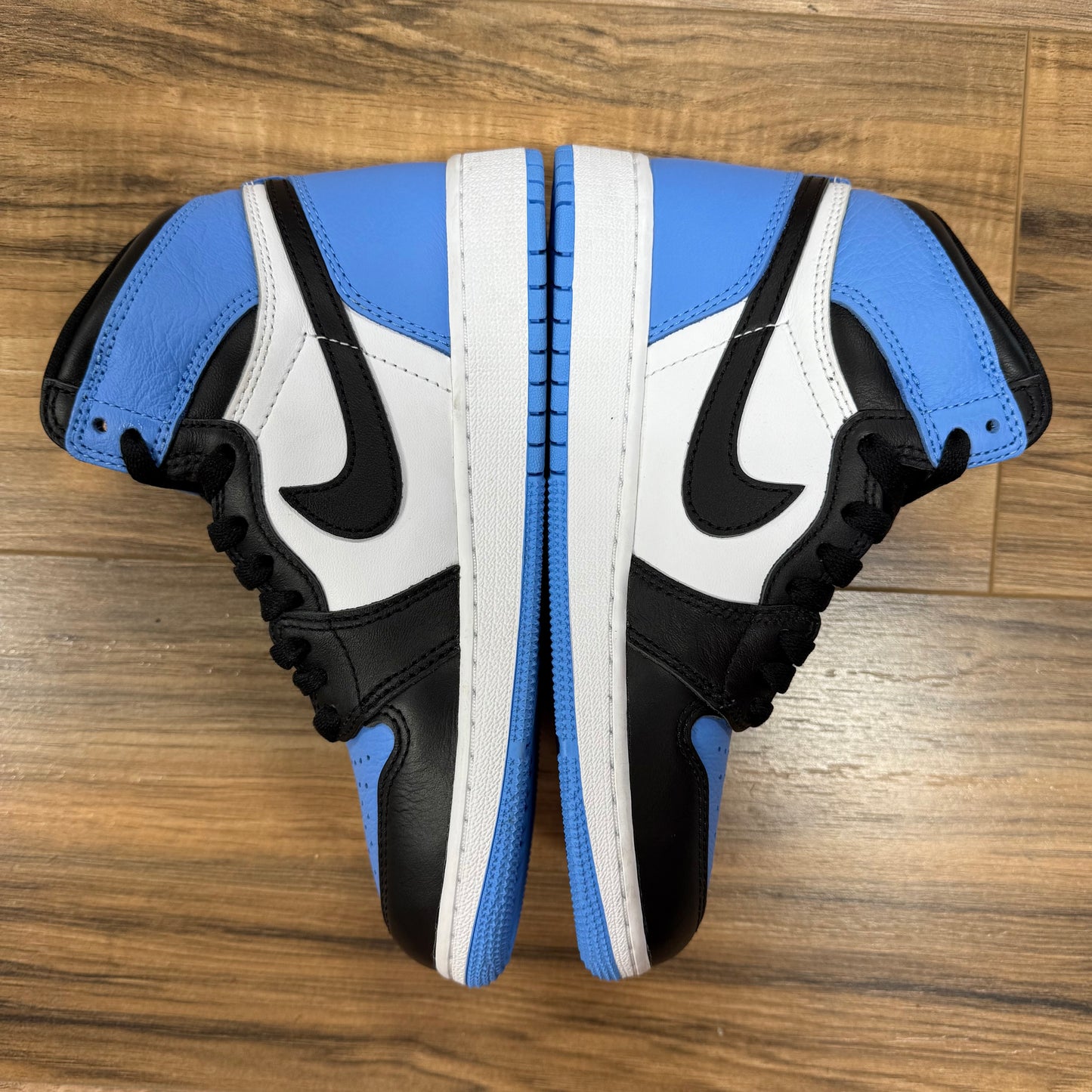 Jordan 1 'UNC Toe' Size 4Y