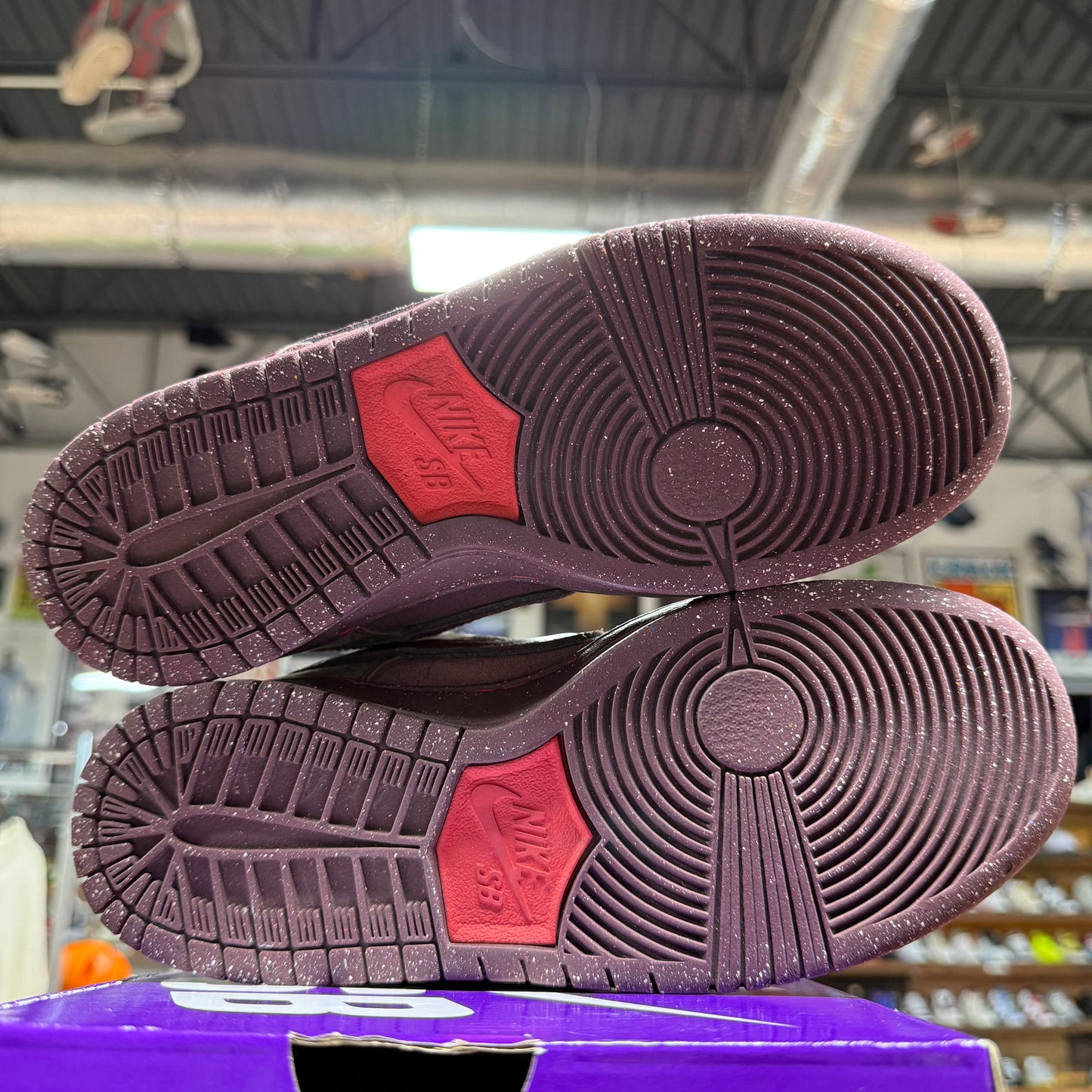 Nike SB Dunk Low 'Burgundy Crush' Size 5Y