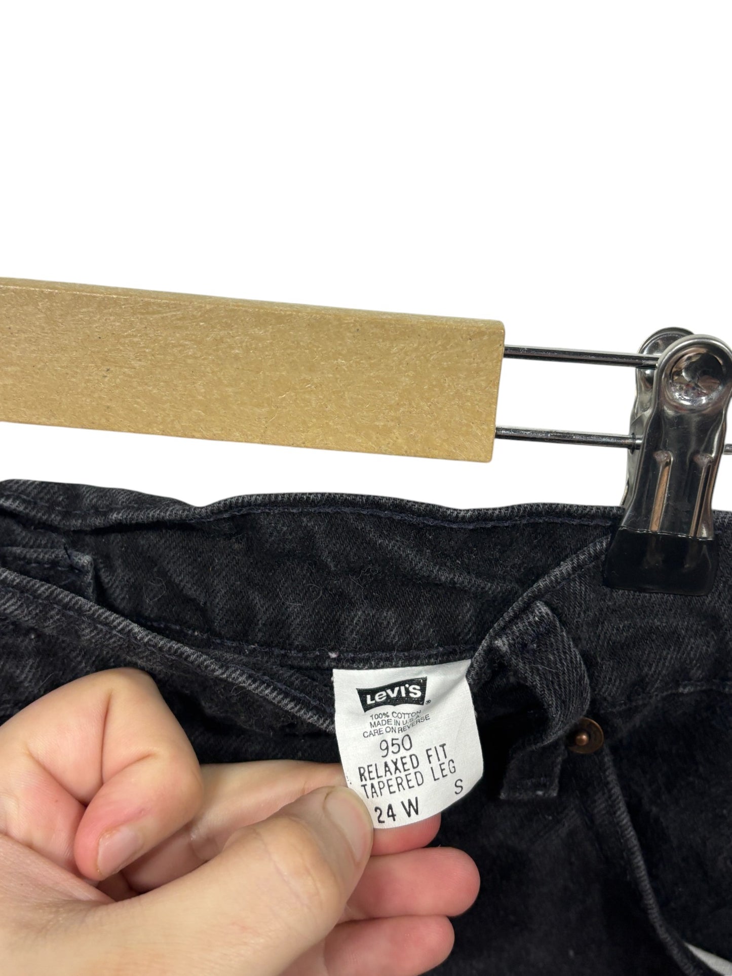 Vintage Levi's 950 Black Relaxed Fit Women's Jeans Size 40x27