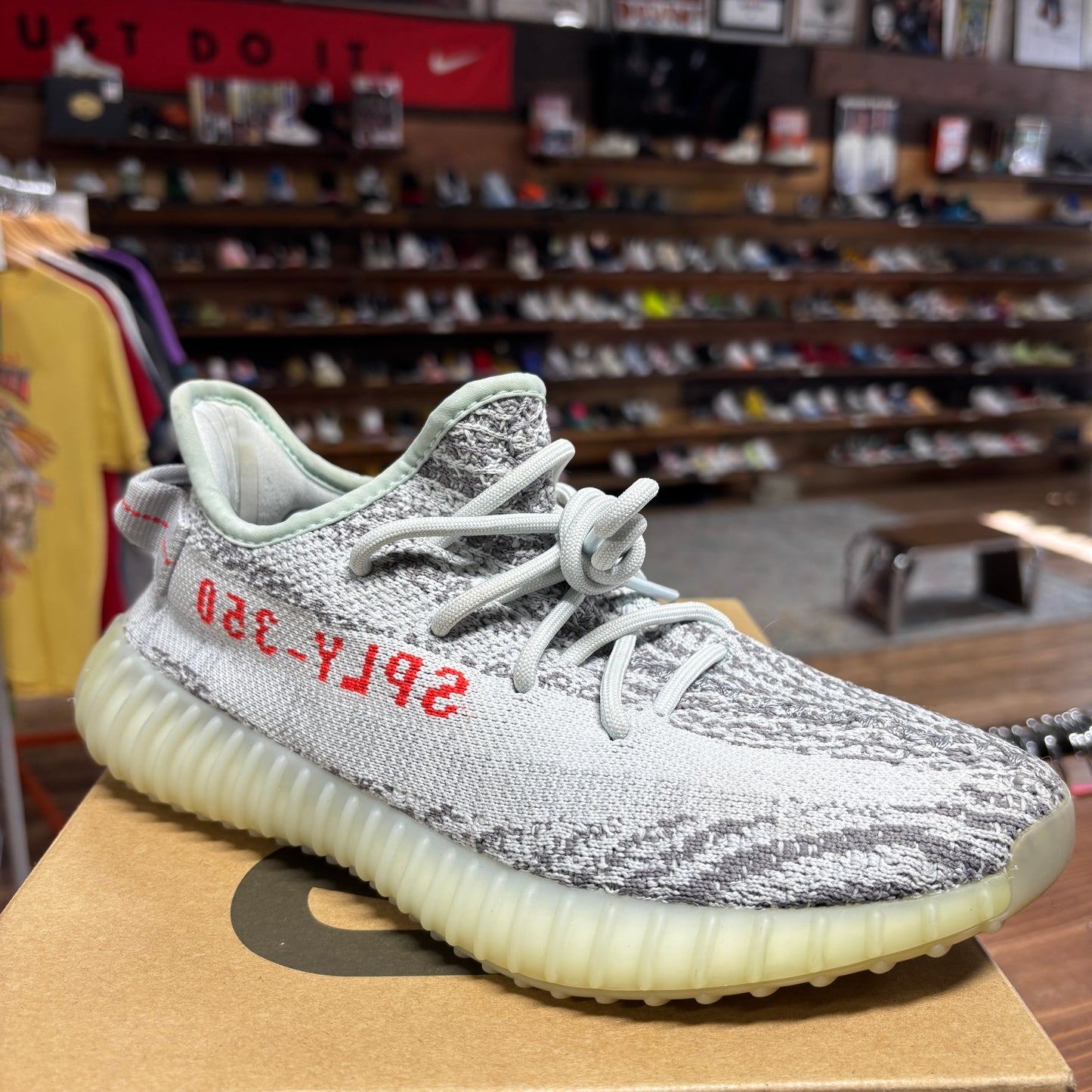 Yeezy 350 v2 'Blue Tint' Size 6