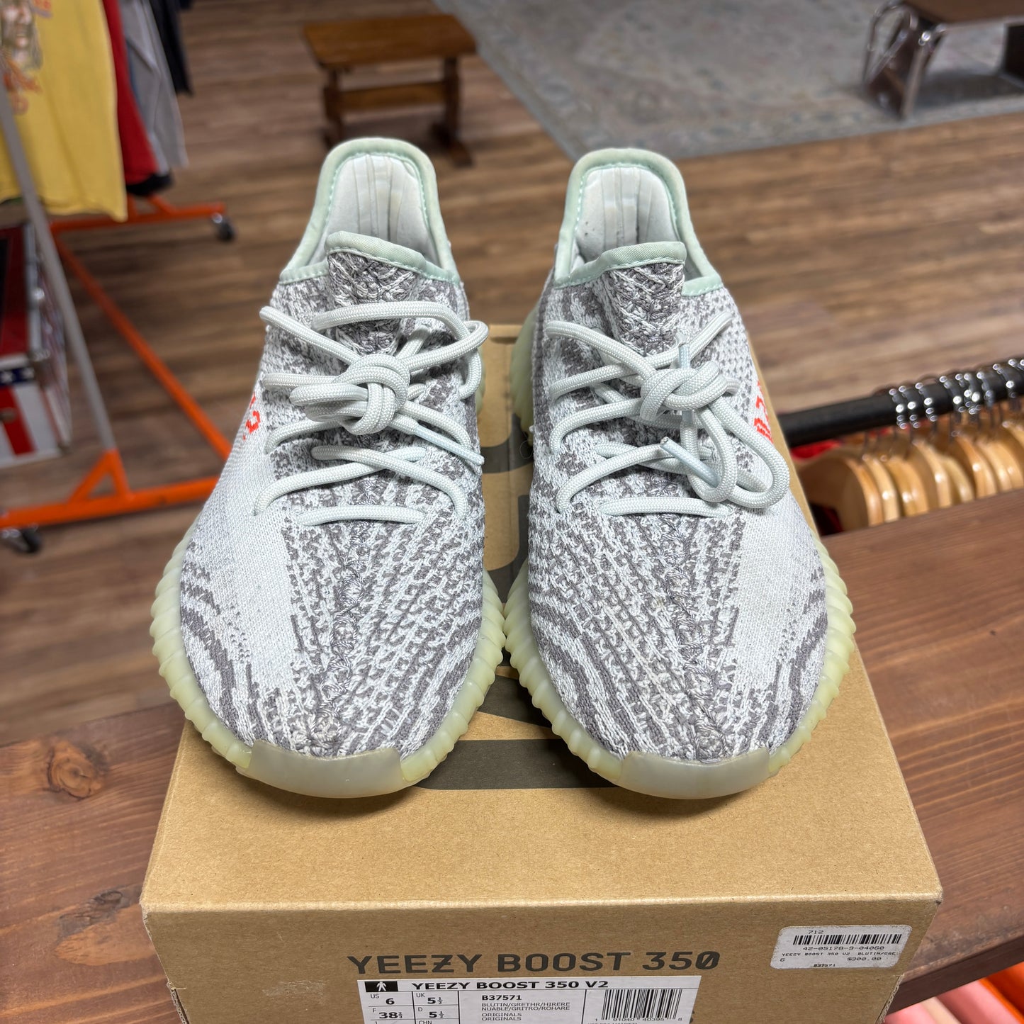 Yeezy 350 v2 'Blue Tint' Size 6