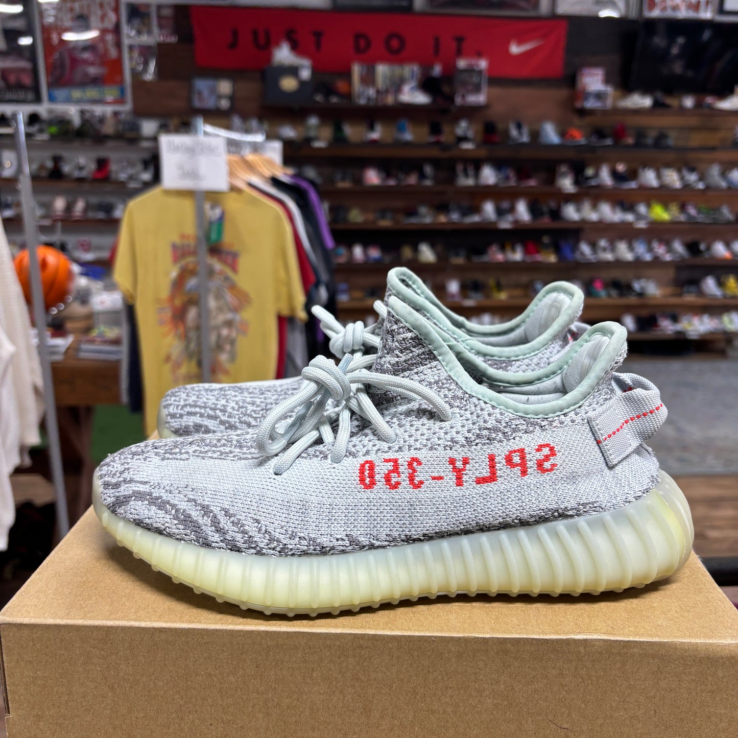 Yeezy 350 v2 'Blue Tint' Size 6