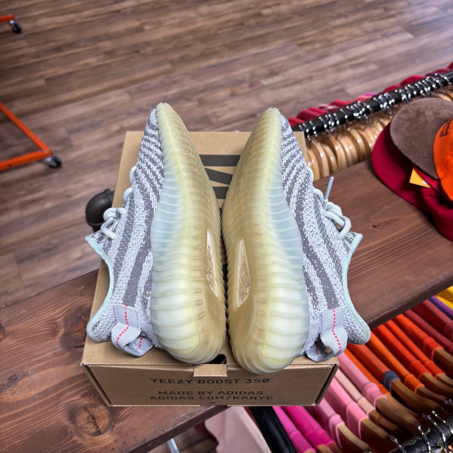 Yeezy 350 v2 'Blue Tint' Size 6