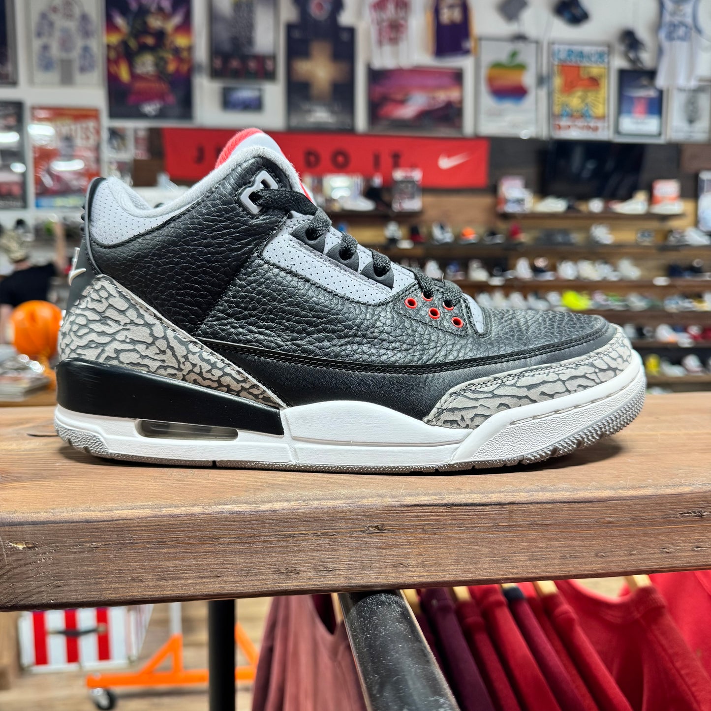Jordan 3 'Black Cement (2018)' Size 9