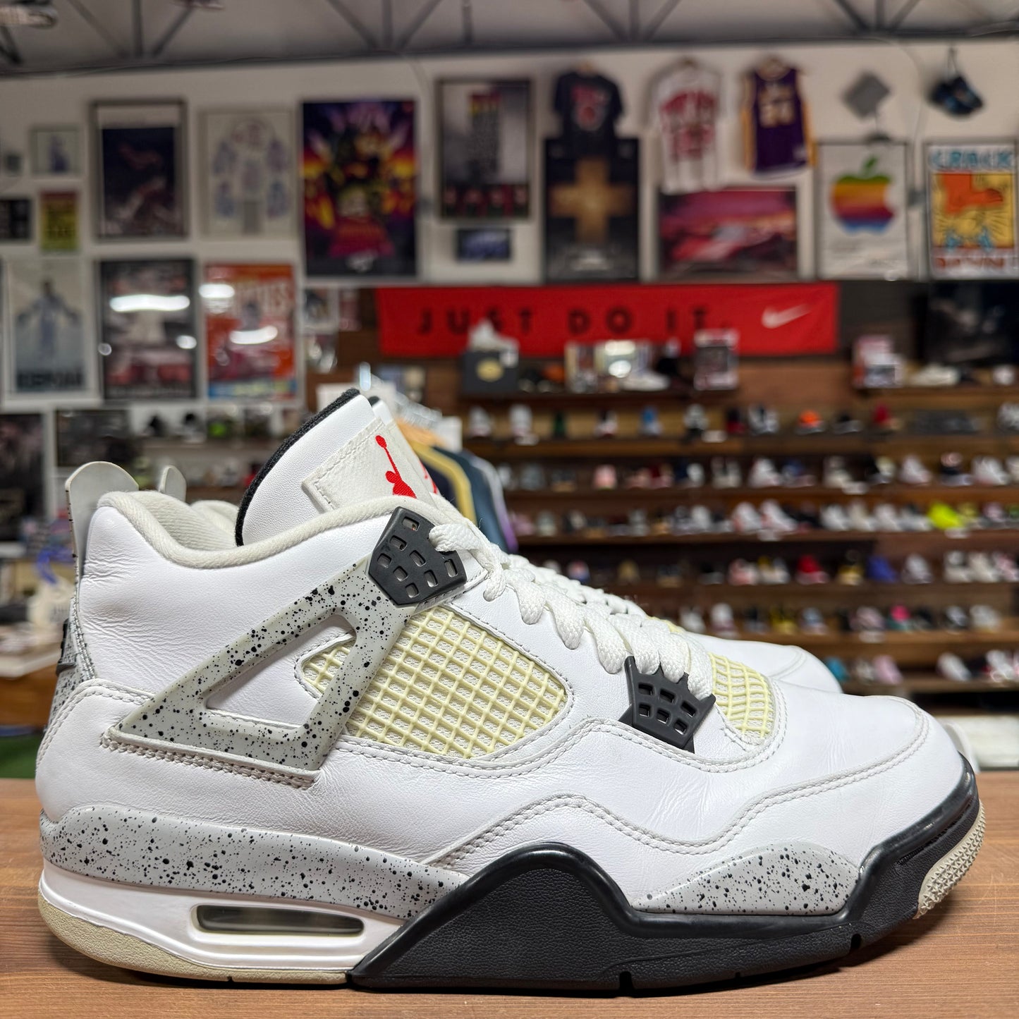 Jordan 4 'White Cement (2016)' Size 9