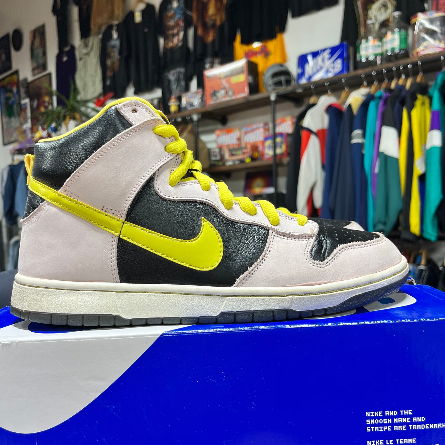 Nike SB Dunk High 'Mrs. Piggy' Size 10.5