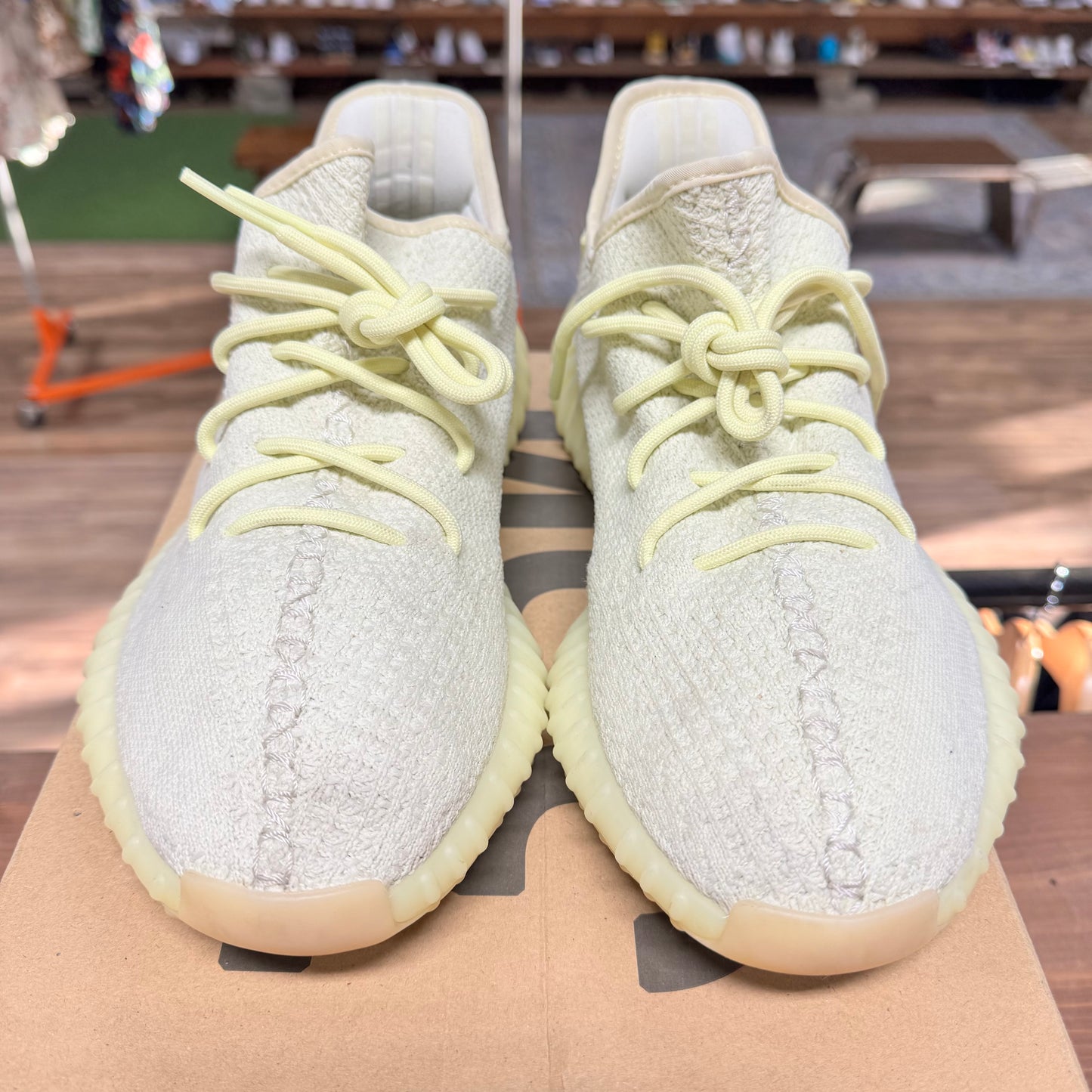 Yeezy 350 v2 'Butter' Size 9.5