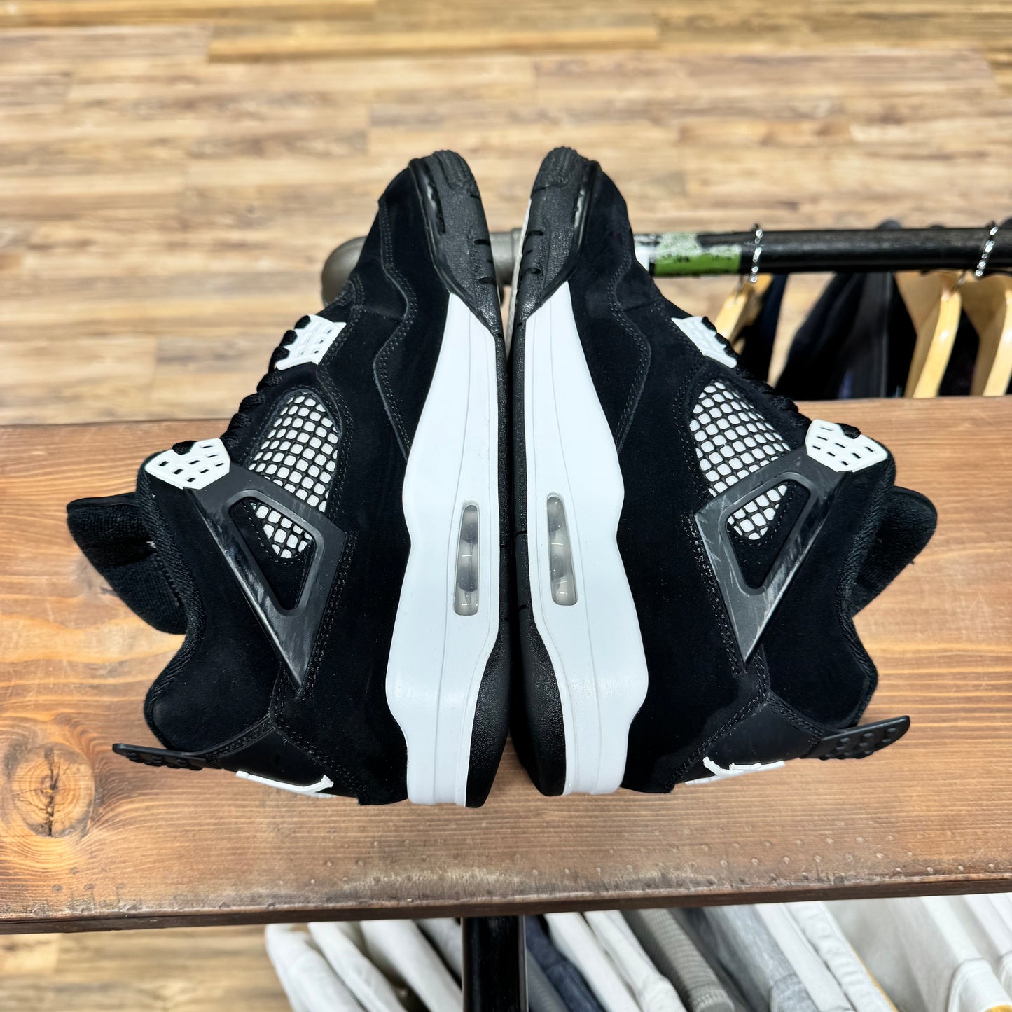 Jordan 4 'White Thunder' Size 8