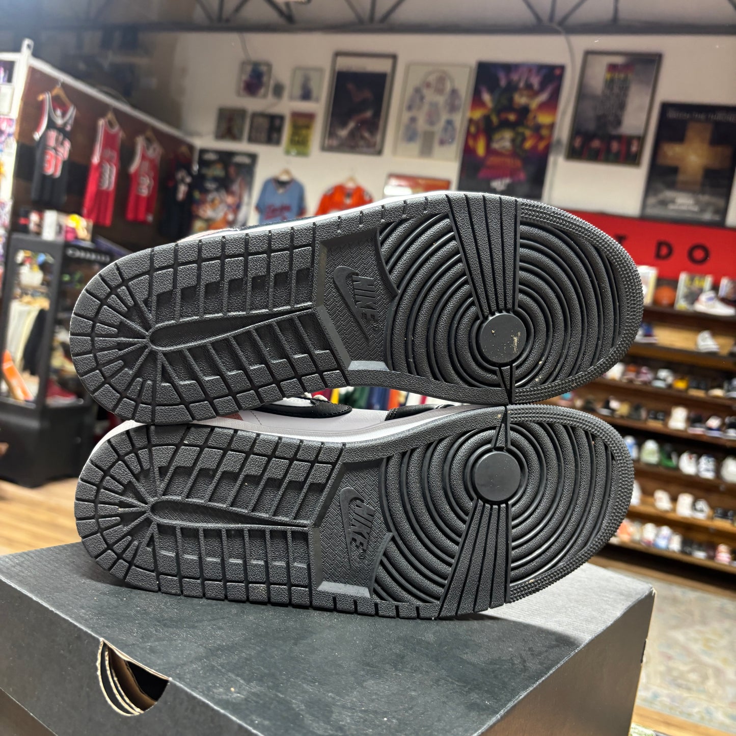 Jordan 1 Mid 'White Rust Pink Black' Size 11