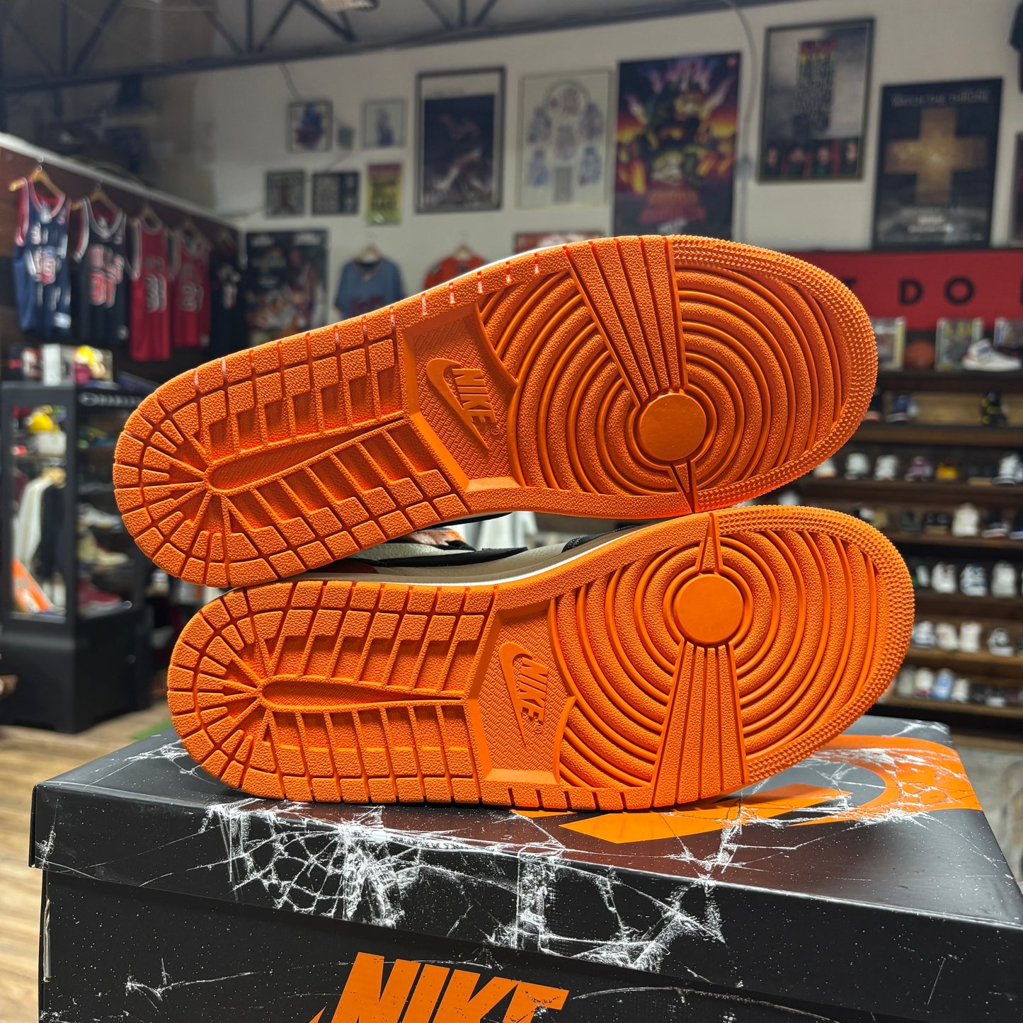 Jordan 1 'Shattered Backboard' Size 10