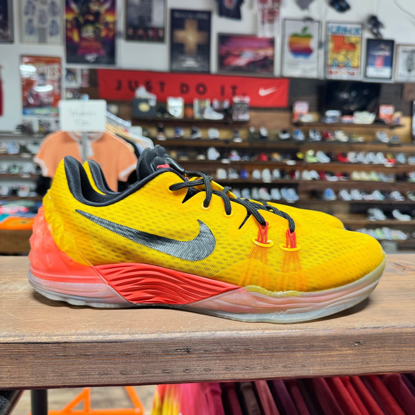 Nike Kobe Venomenon 'University Gold' Size 10.5