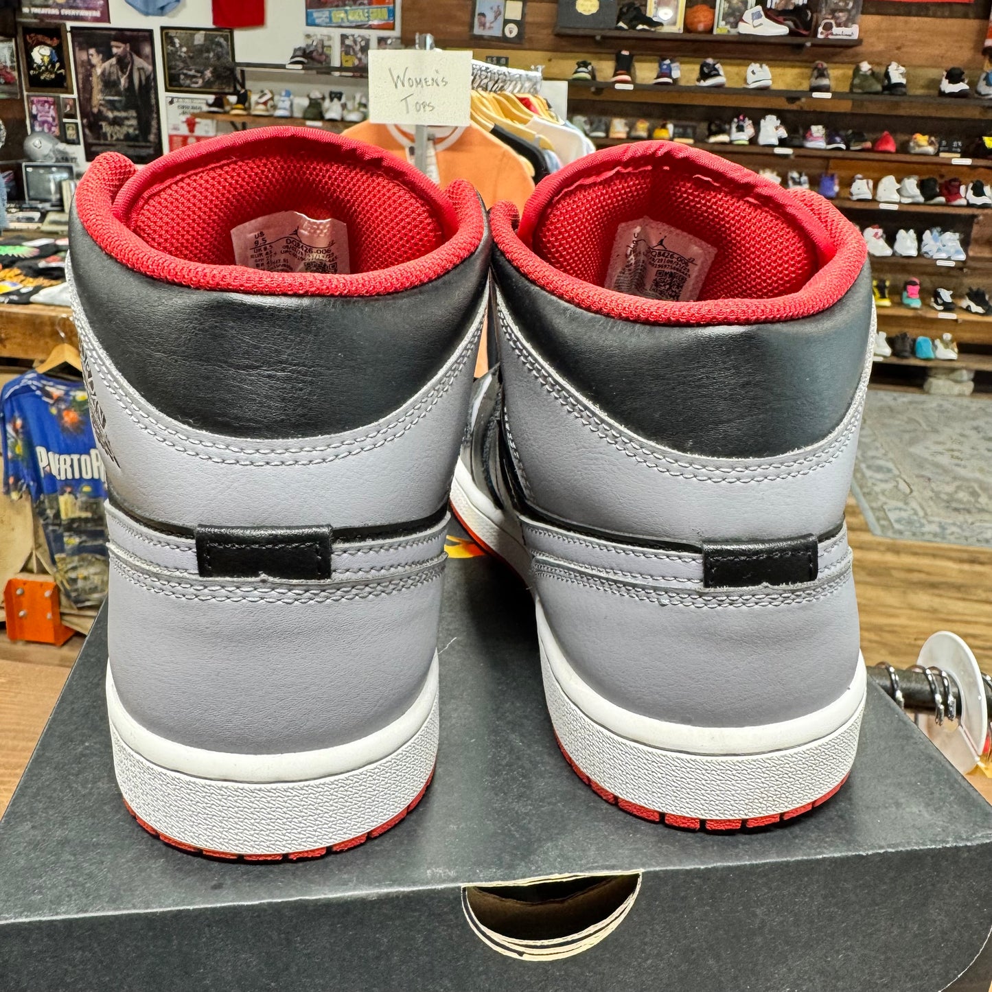 Jordan 1 Mid 'Bred Shadow' Size 9.5
