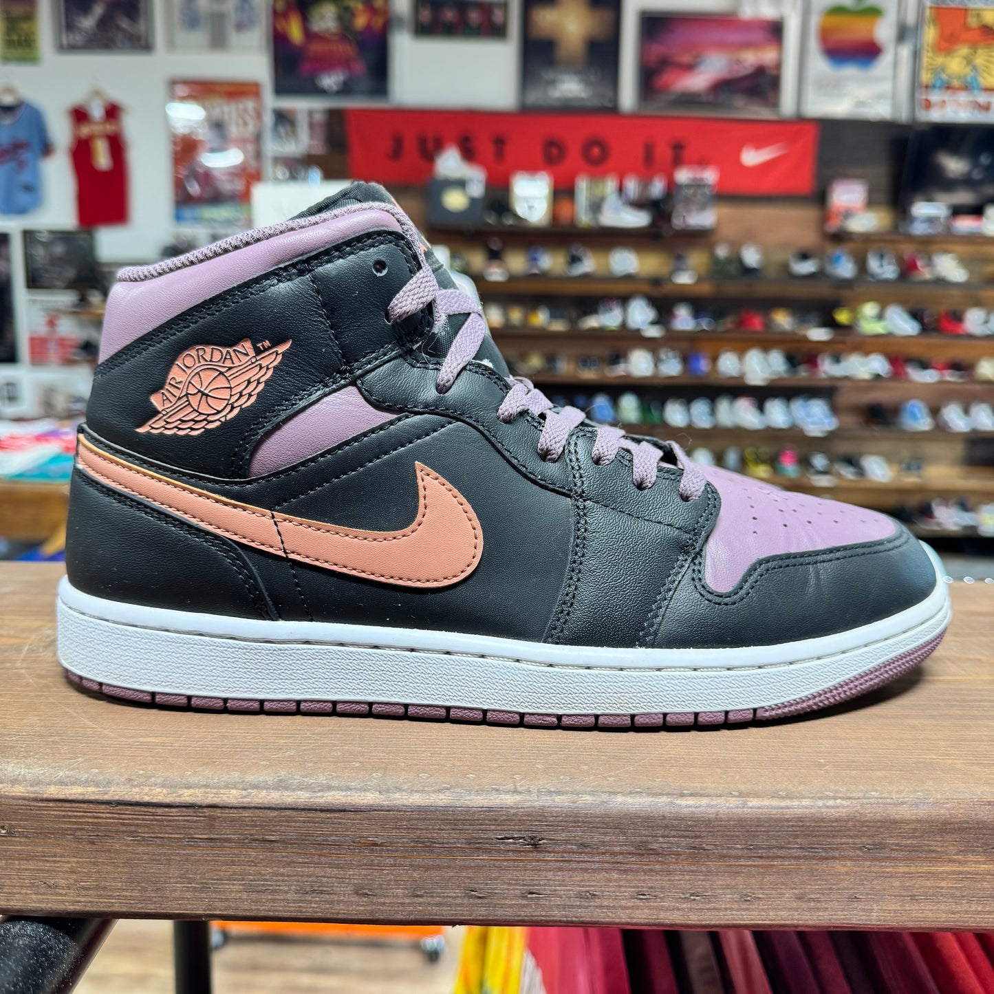 Jordan 1 Mid 'Black Sky Mauve' Size 10.5