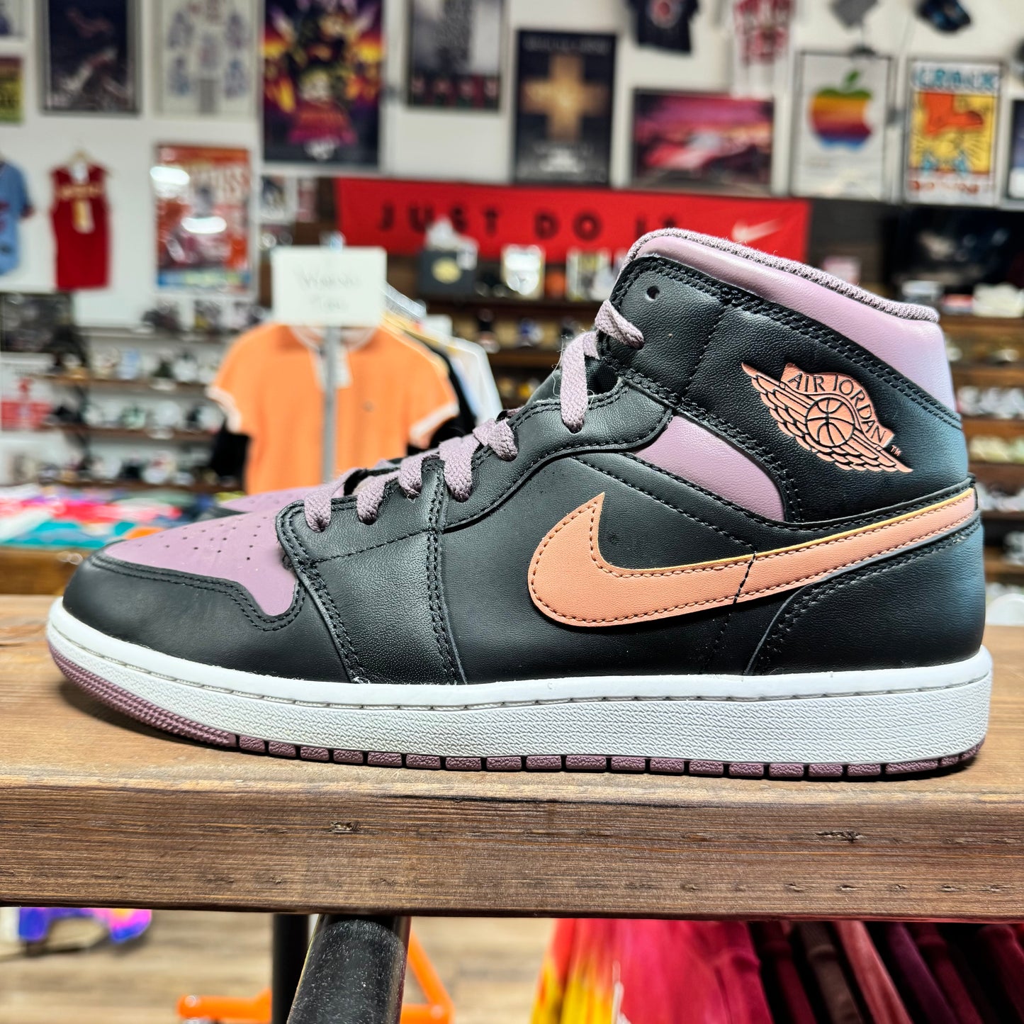 Jordan 1 Mid 'Black Sky Mauve' Size 10.5
