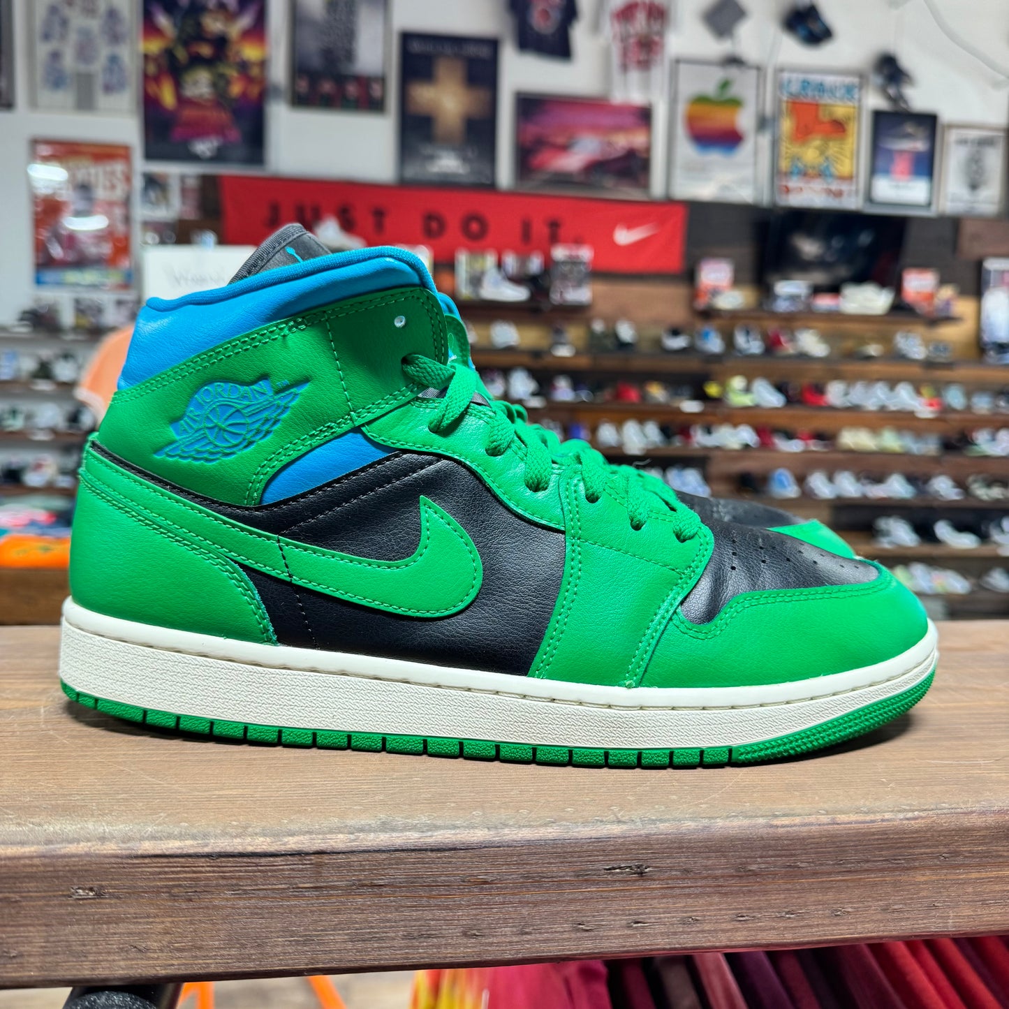 Jordan 1 Mid 'Lucky Green Aquatone' Size 10.5