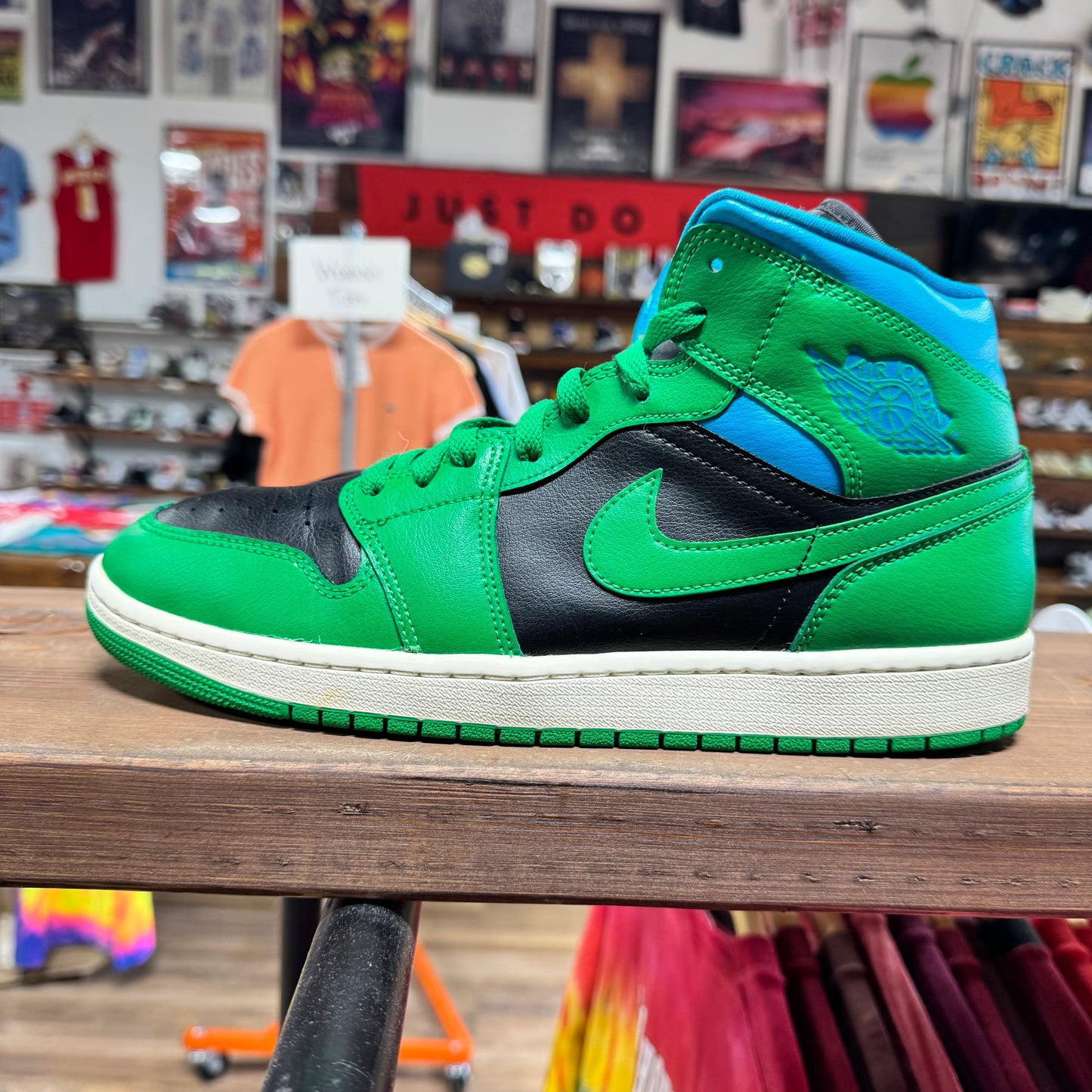 Jordan 1 Mid 'Lucky Green Aquatone' Size 10.5