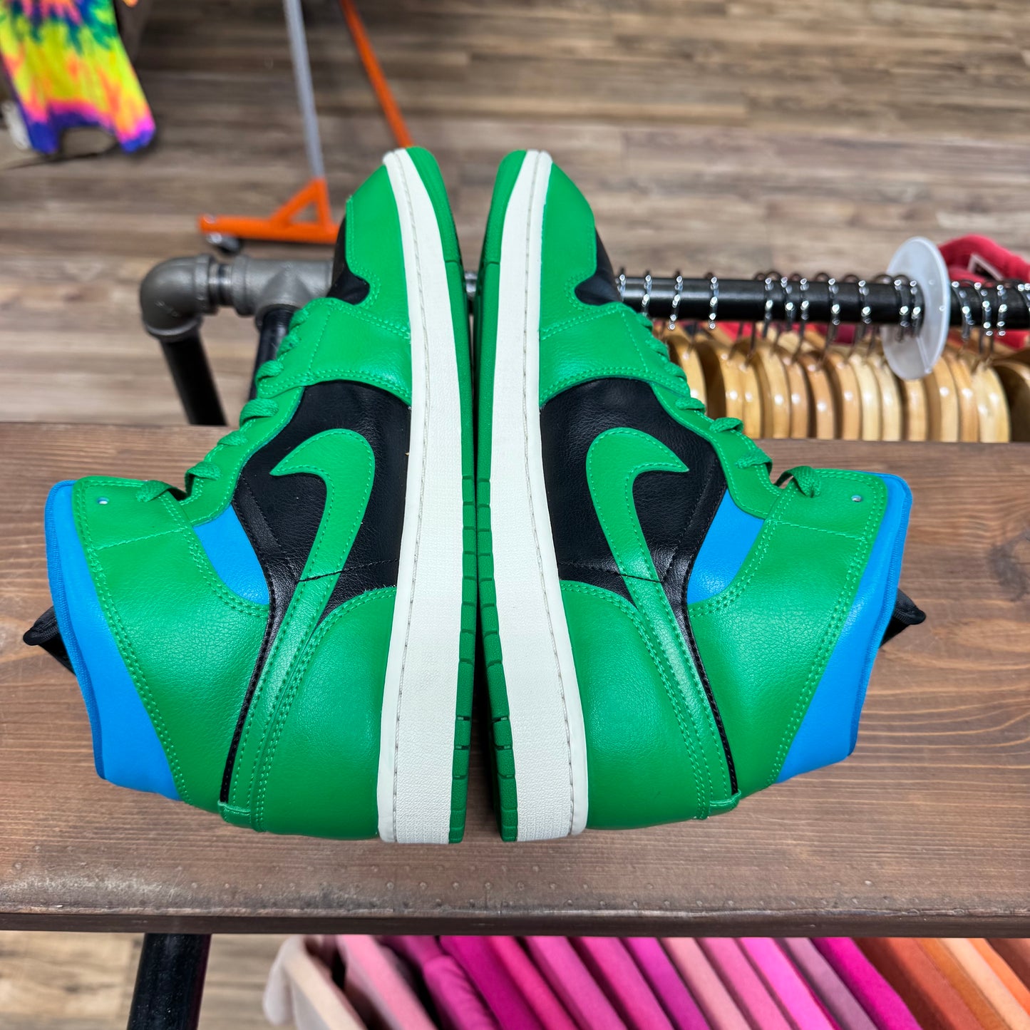 Jordan 1 Mid 'Lucky Green Aquatone' Size 10.5