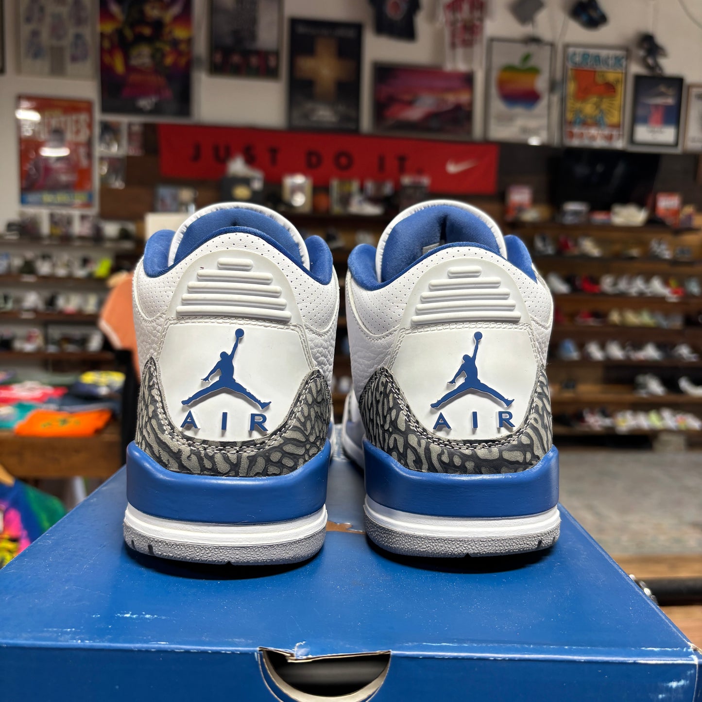 Jordan 3 'Wizards' Size 8.5