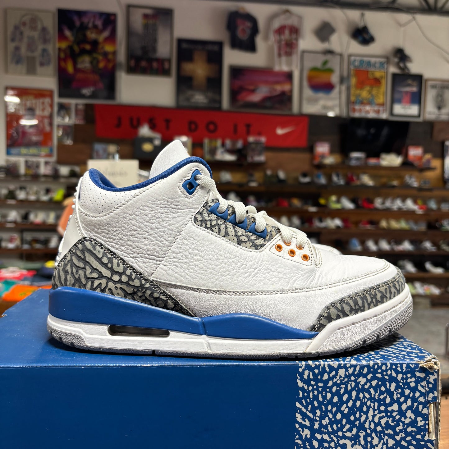 Jordan 3 'Wizards' Size 8.5