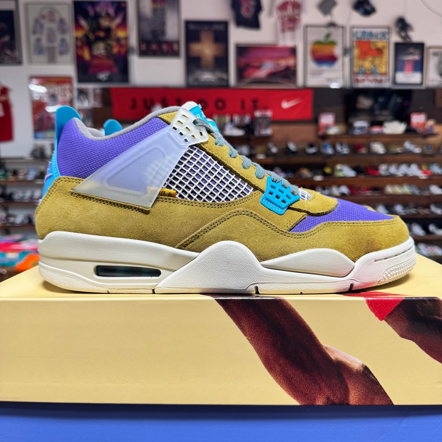Jordan 4 'Union Desert Moss' Size 10.5