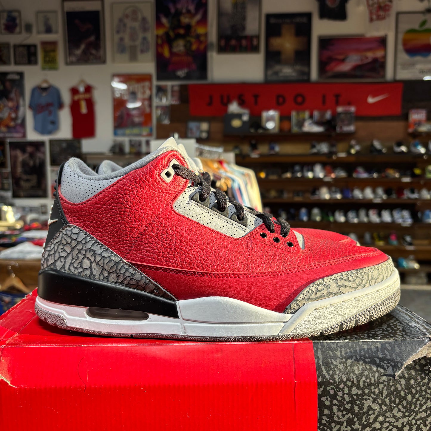 Jordan 3 'Unite' Size 12
