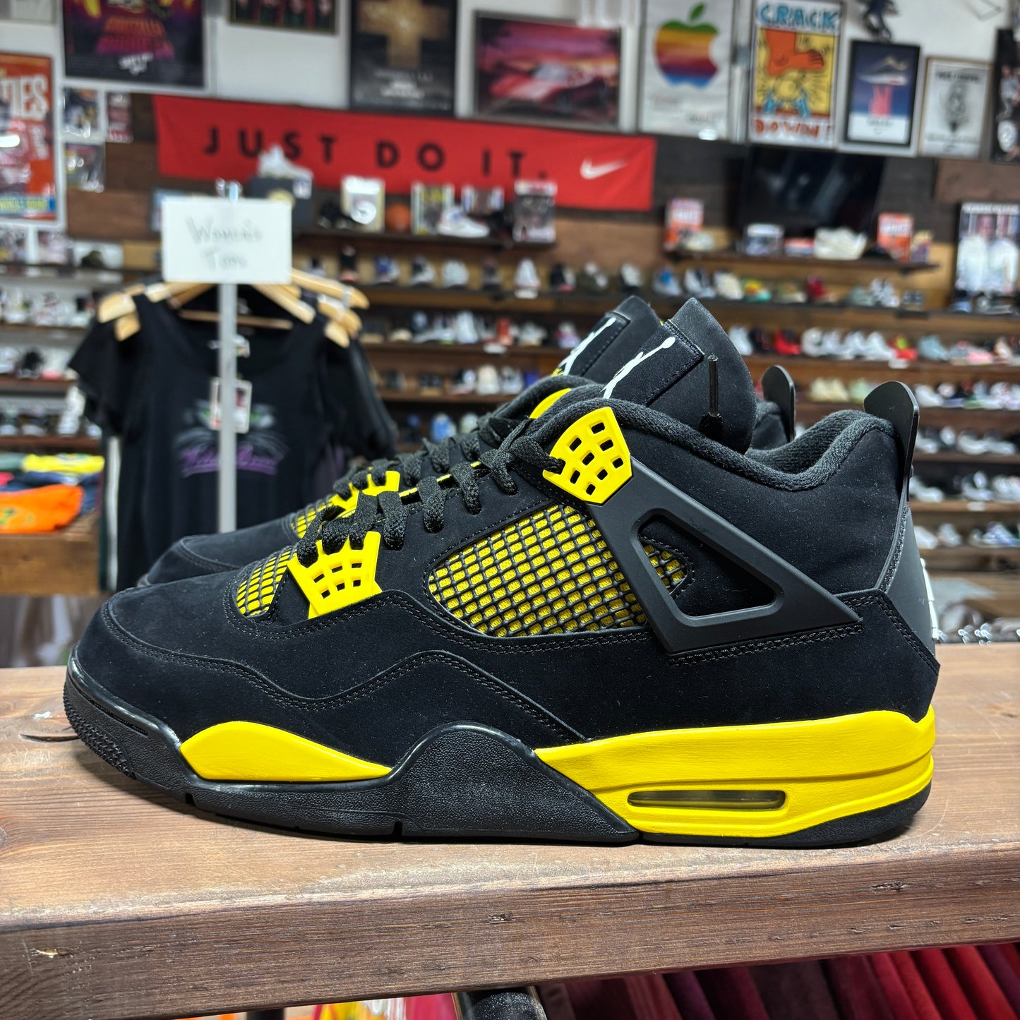 Jordan 4 'Thunder' Size 13