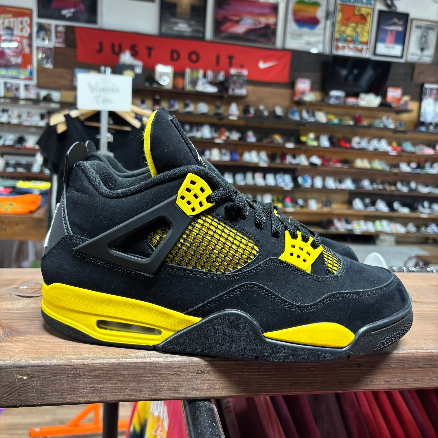 Jordan 4 'Thunder' Size 13