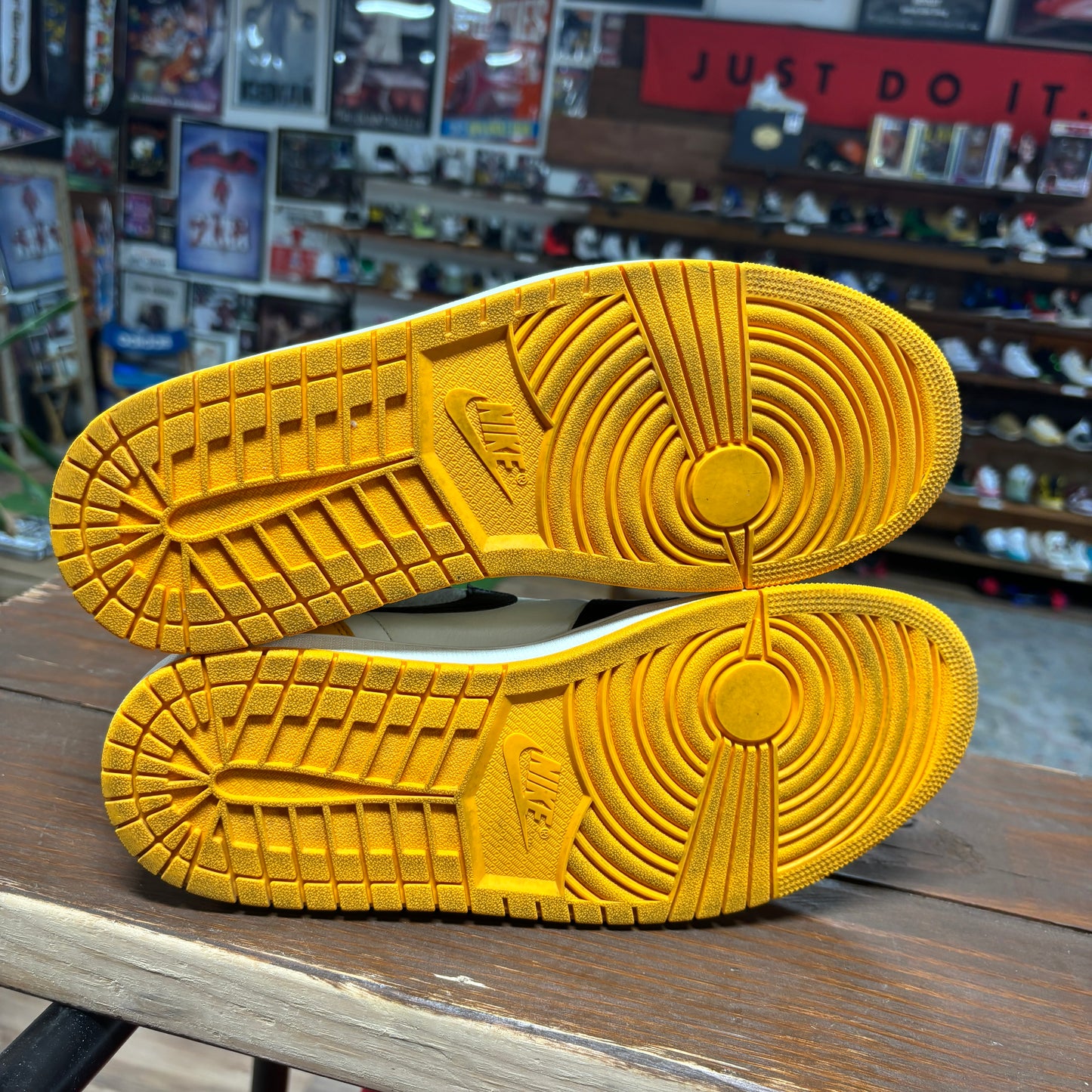 Jordan 1 'Taxi' Size 10.5