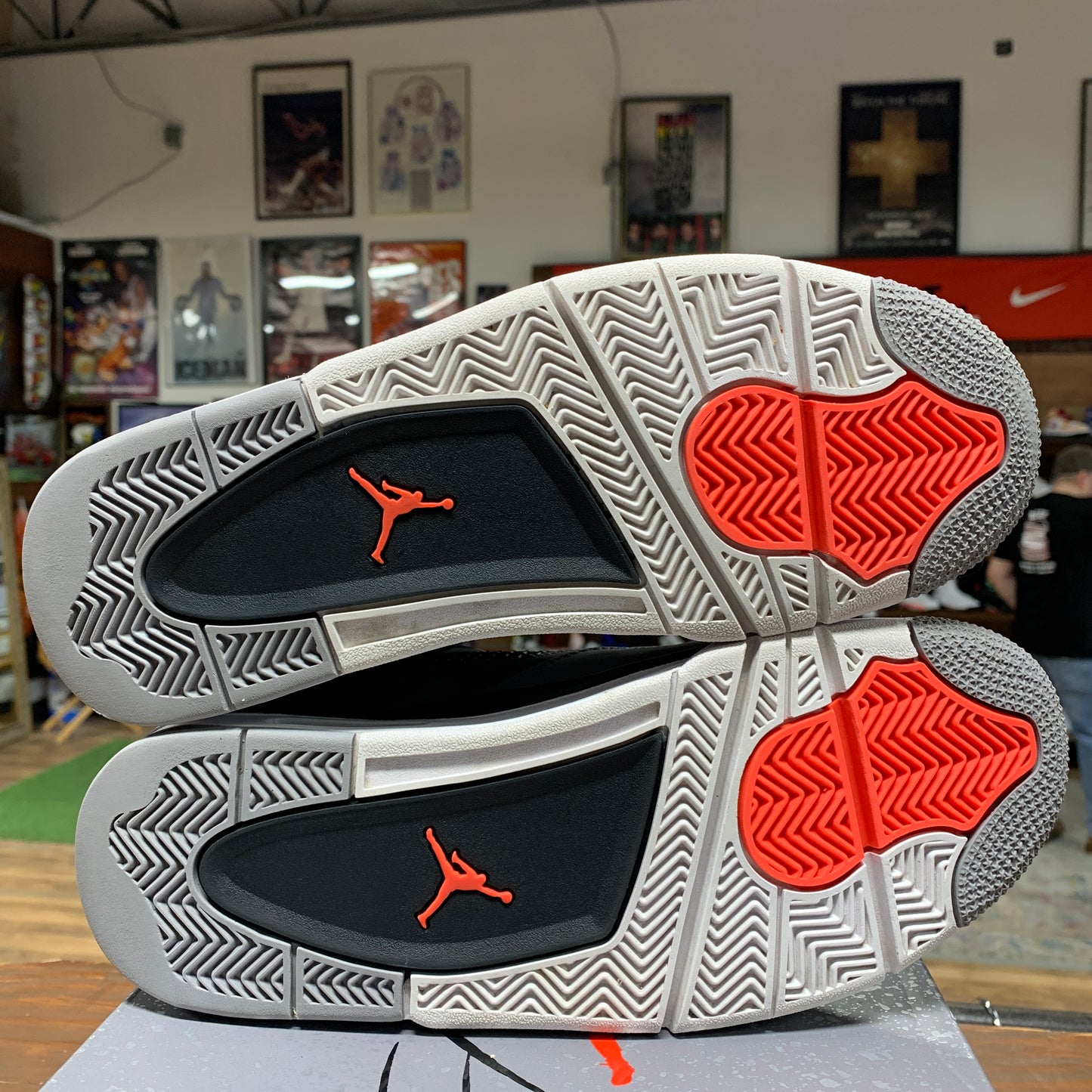Jordan 4 'Infrared' Size 9