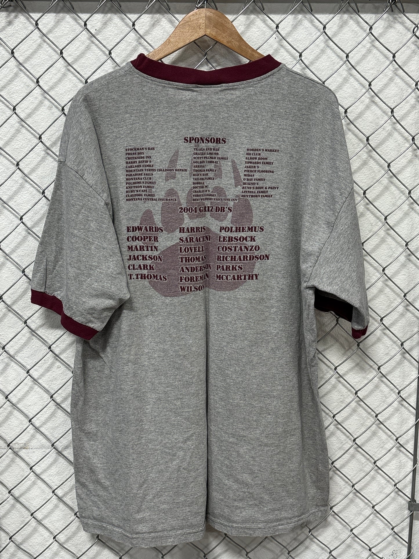 Vintage 2004 Montana Grizzlies Defensive Backs Football Tee Size XXL