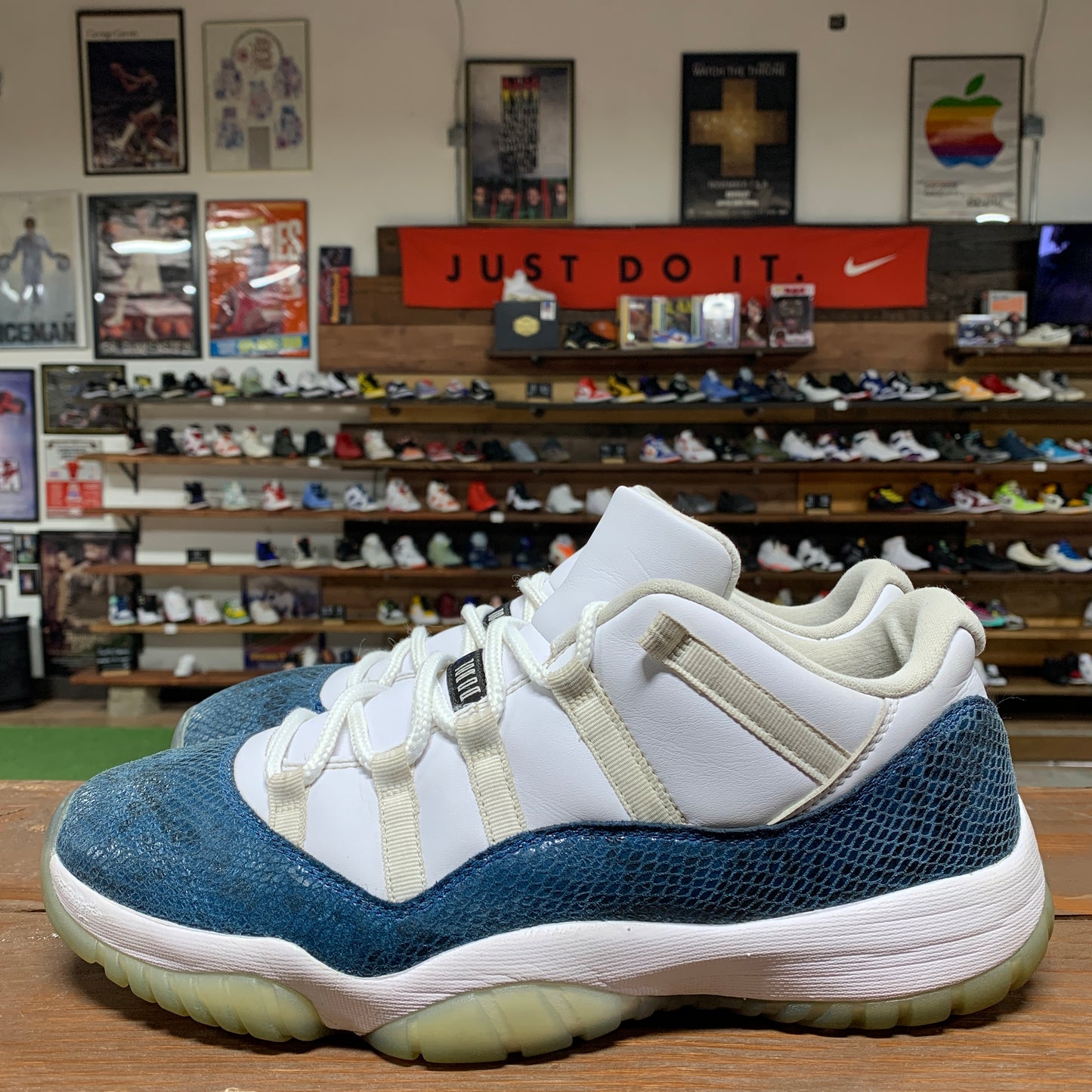 Jordan 11 Low 'Navy Snakeskin' Size 11.5