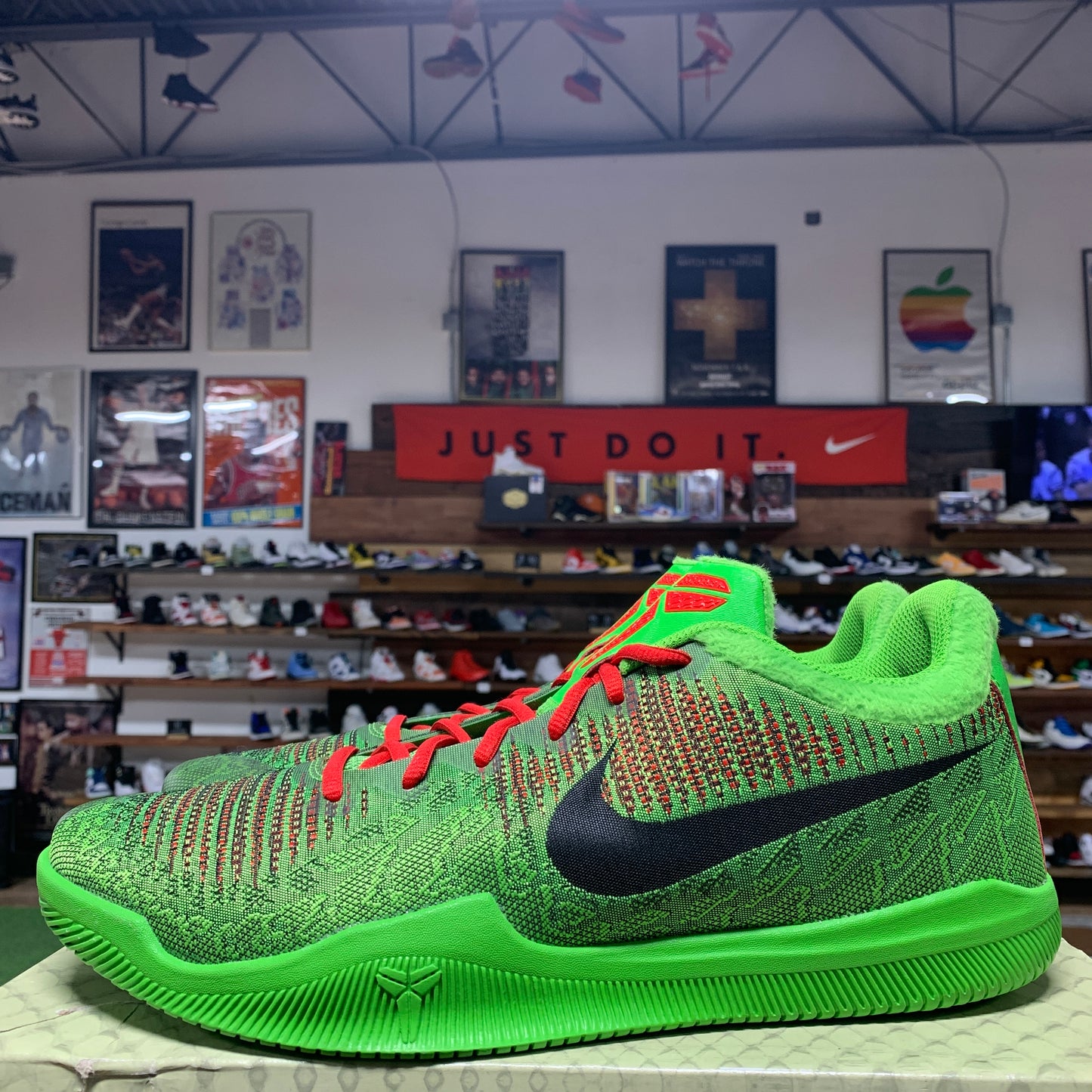 Nike Kobe Mamba Rage 'Grinch' Size 12