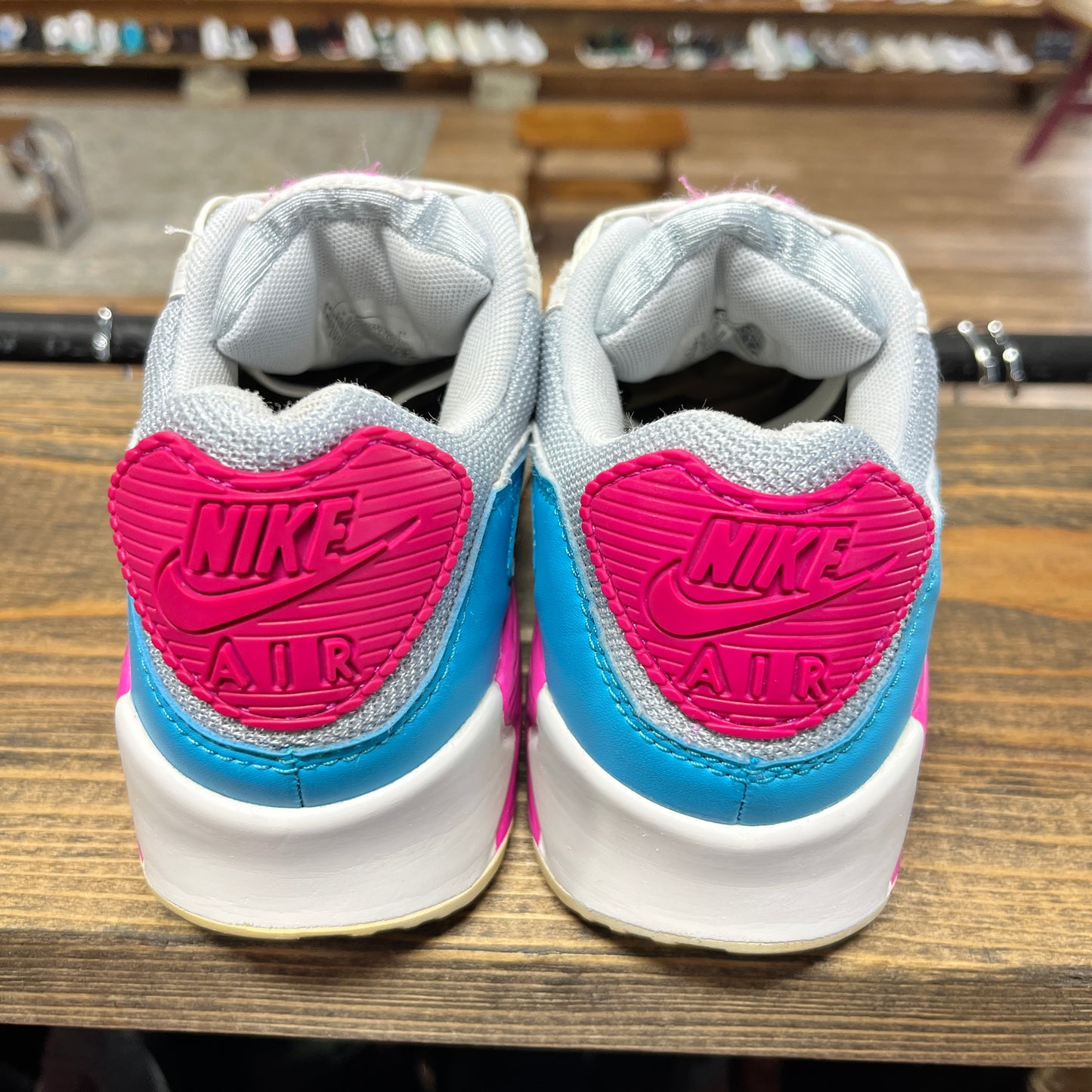 Nike Air Max 90 'Vivid Pink' Size 8.5W/7M