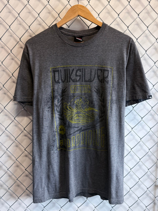 Vintage Y2K Quiksilver Boarding Big Print Graphic Tee Size Large