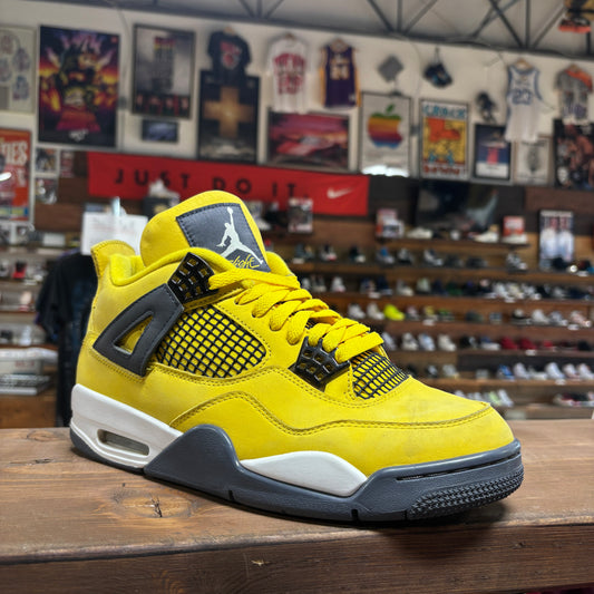 Jordan 4 'Lightning' Size 8.5