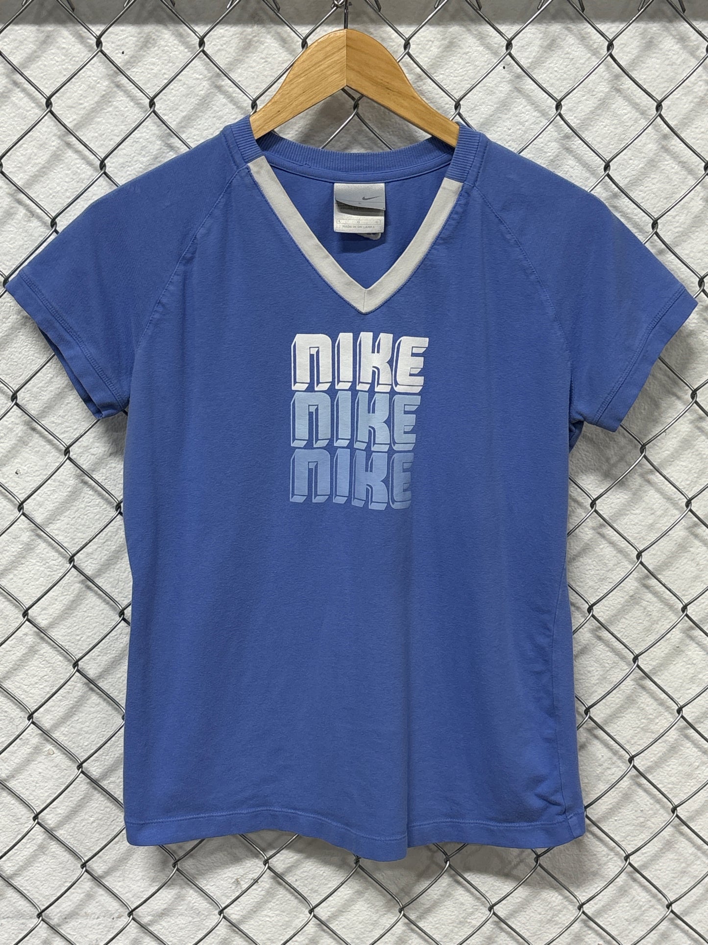 Vintage Y2K Women's Nike Spellout V Neck Tee Size Large