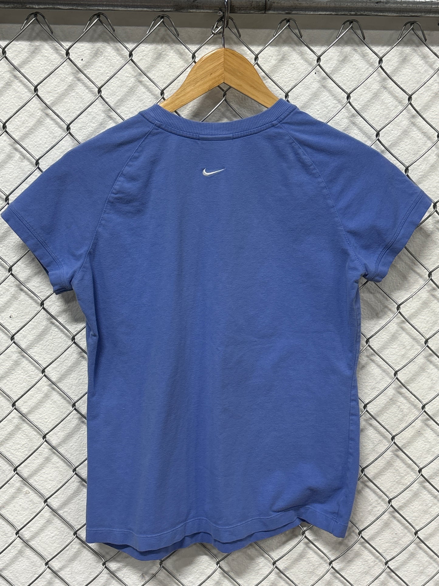 Vintage Y2K Women's Nike Spellout V Neck Tee Size Large