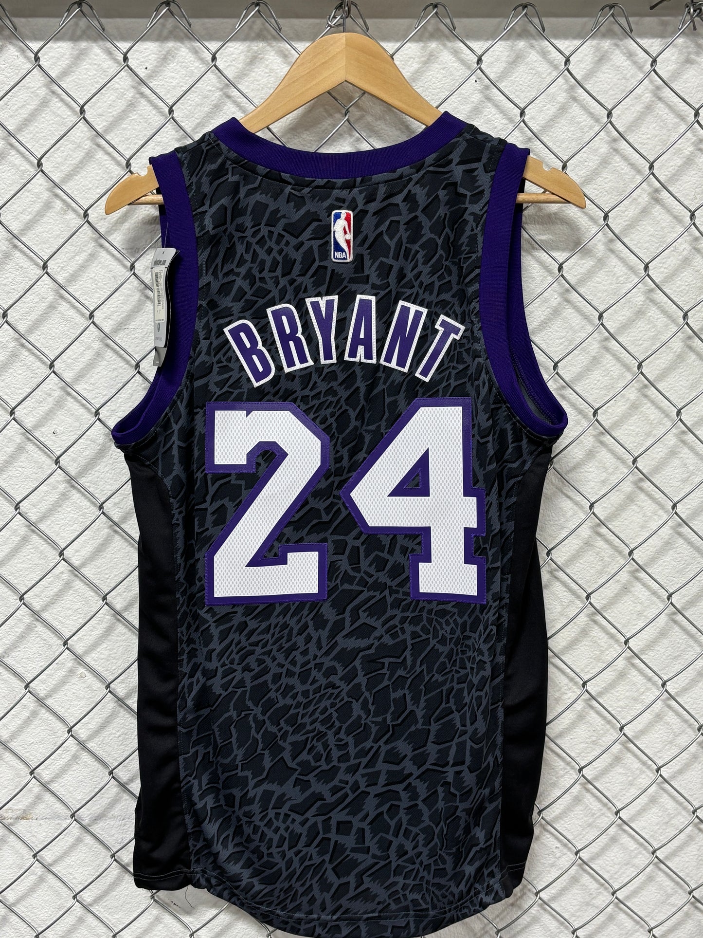 Adidas Kobe Bryant Lakers 24 Jersey Size Small NWT