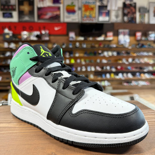 Jordan 1 Mid 'Pastel Black Toe' Size 6.5Y