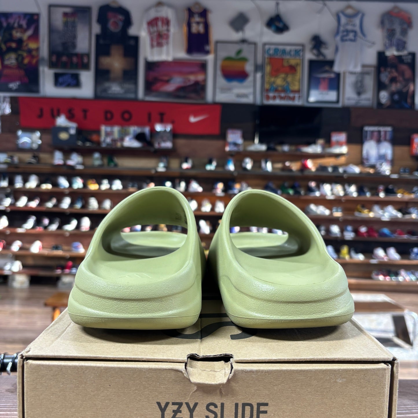 Yeezy Slide 'Resin' Size 10