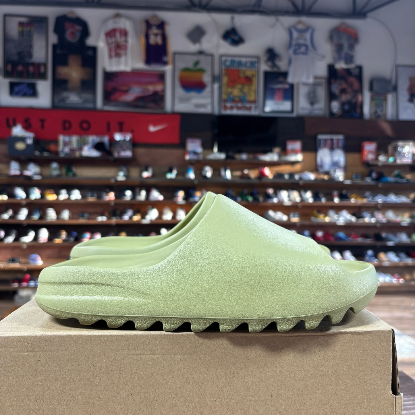 Yeezy Slide 'Resin' Size 10