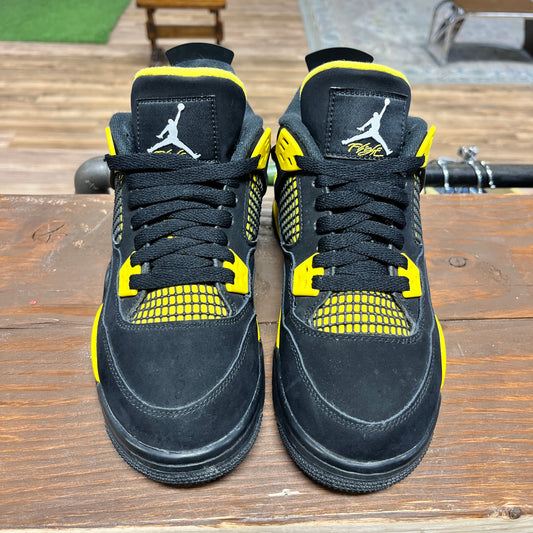 Jordan 4 'Thunder' Size 6.5Y