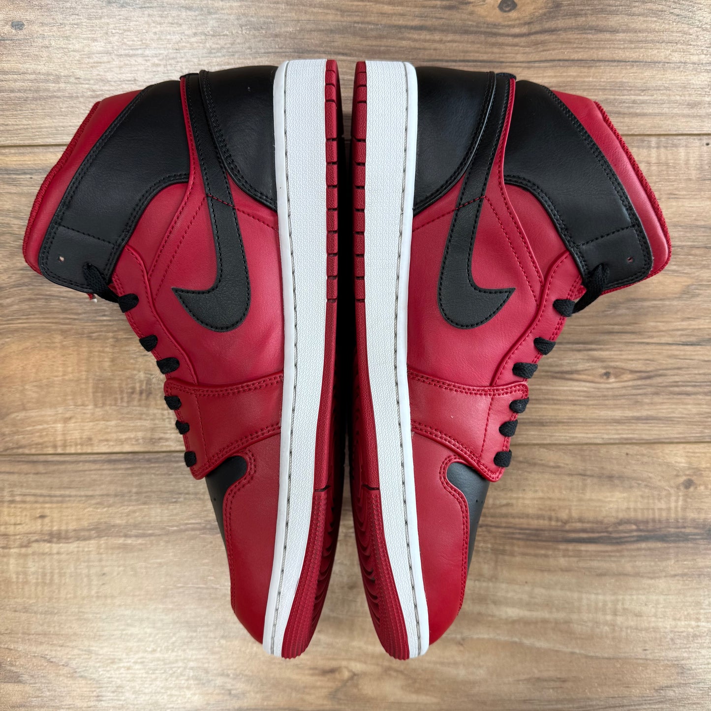 Jordan 1 Mid 'Reverse Bred' Size 12