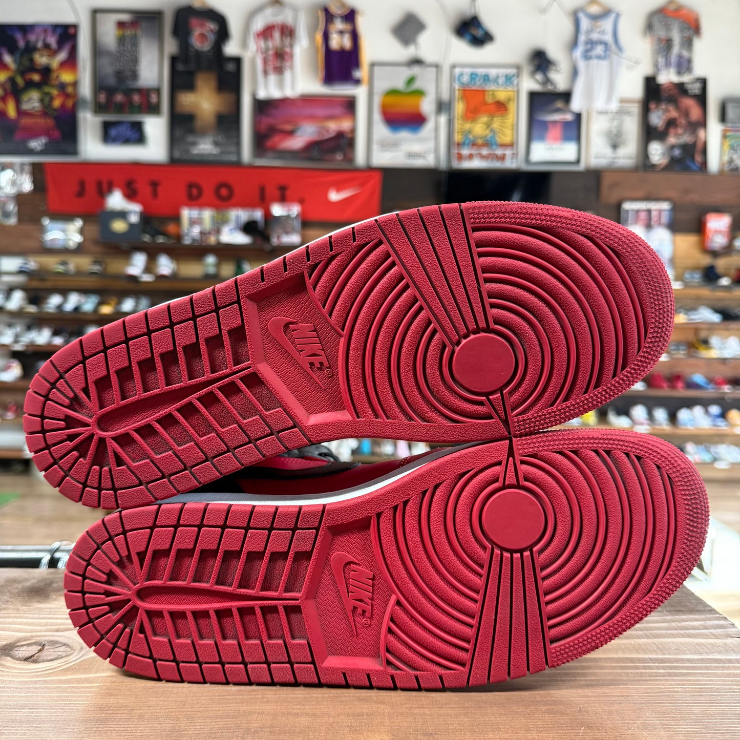 Jordan 1 Mid 'Reverse Bred' Size 12