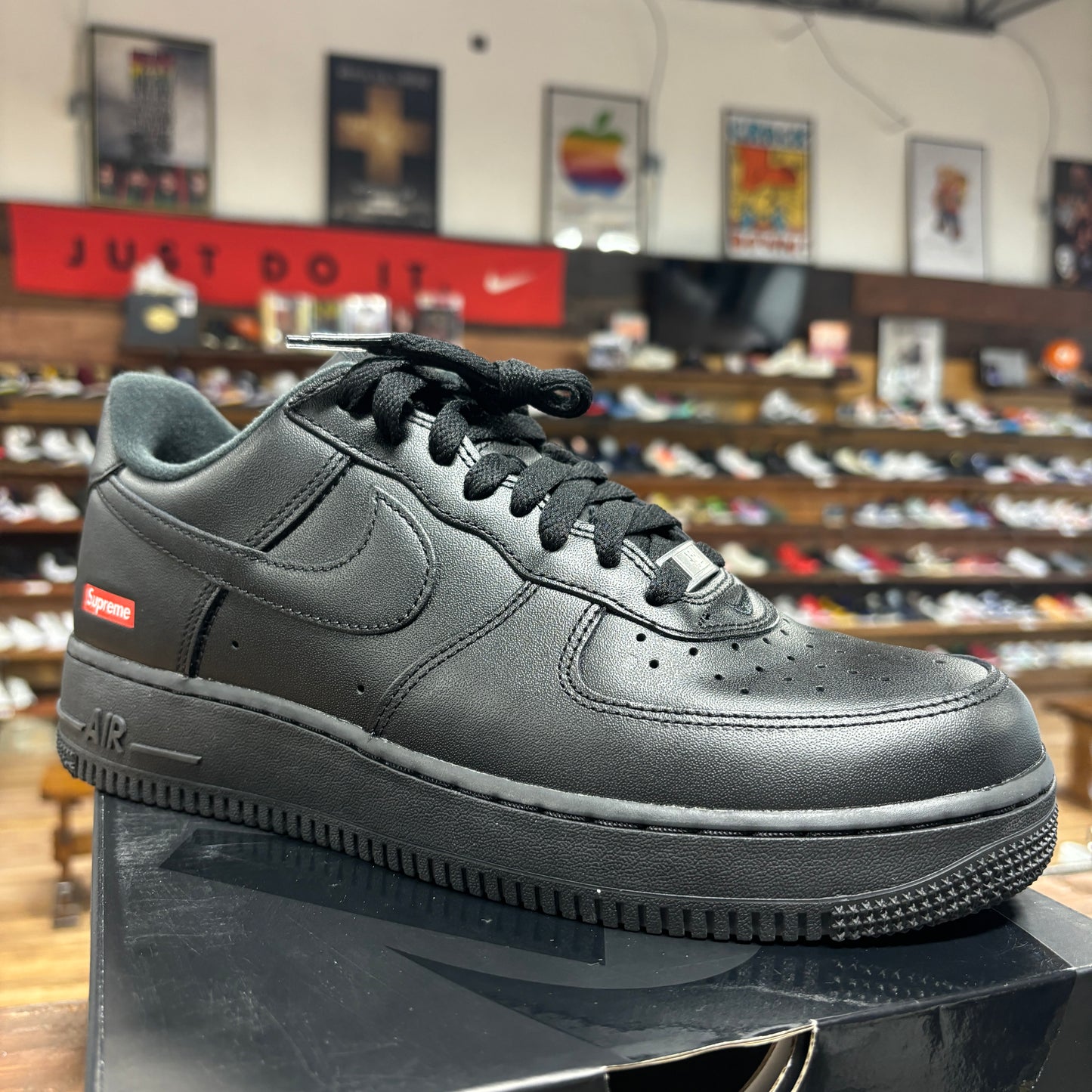 Nike AF1 Low 'Supreme Triple Black' Size 8