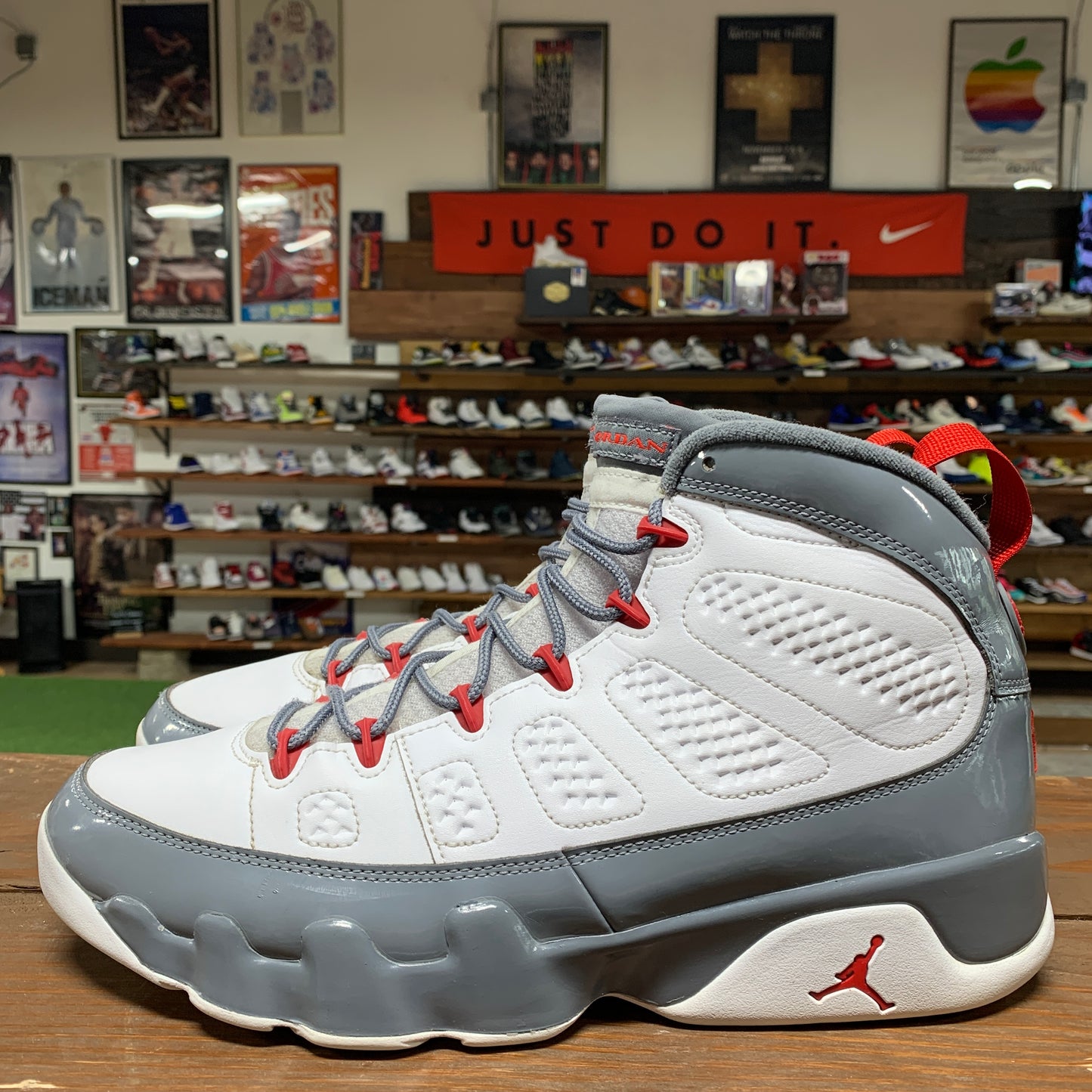 Jordan 9 'Fire Red' Size 11.5