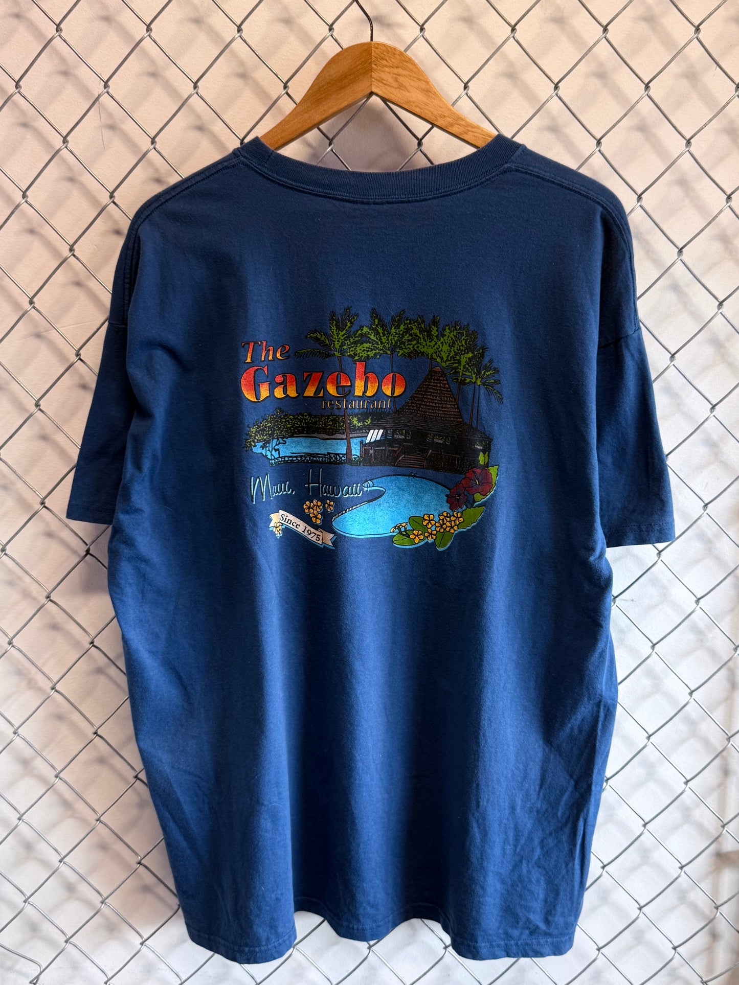 Vintage Maui Hawaii Gazebo Restaurant Graphic Tee Size XL