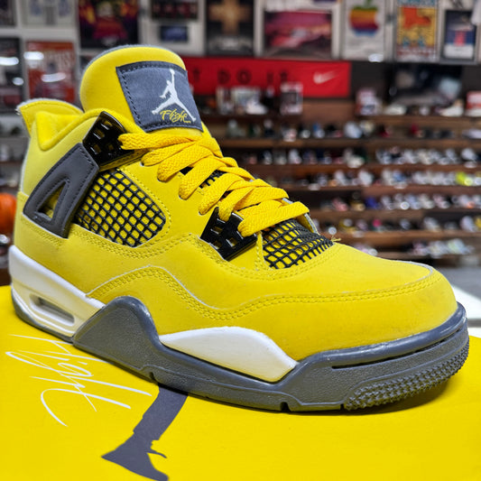 Jordan 4 'Lightning' Size 7Y