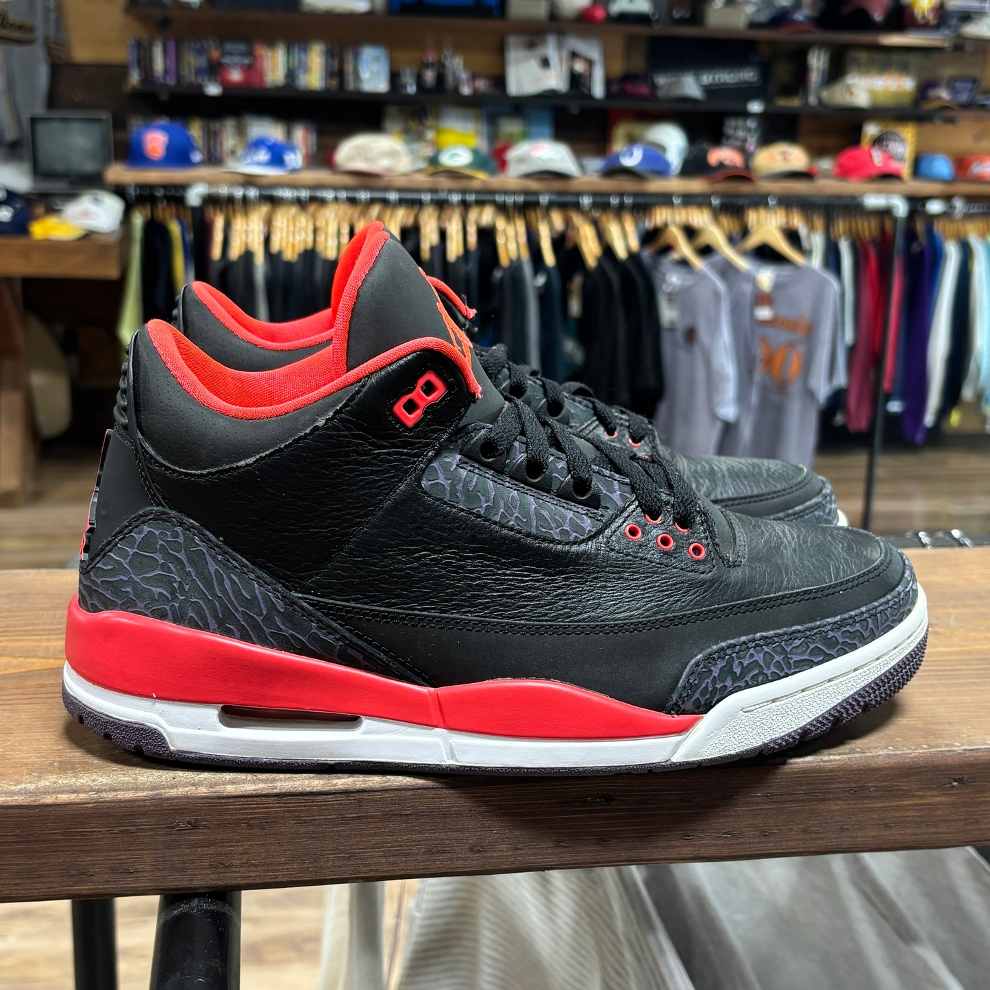 Jordan 3 'Crimson' Size 10
