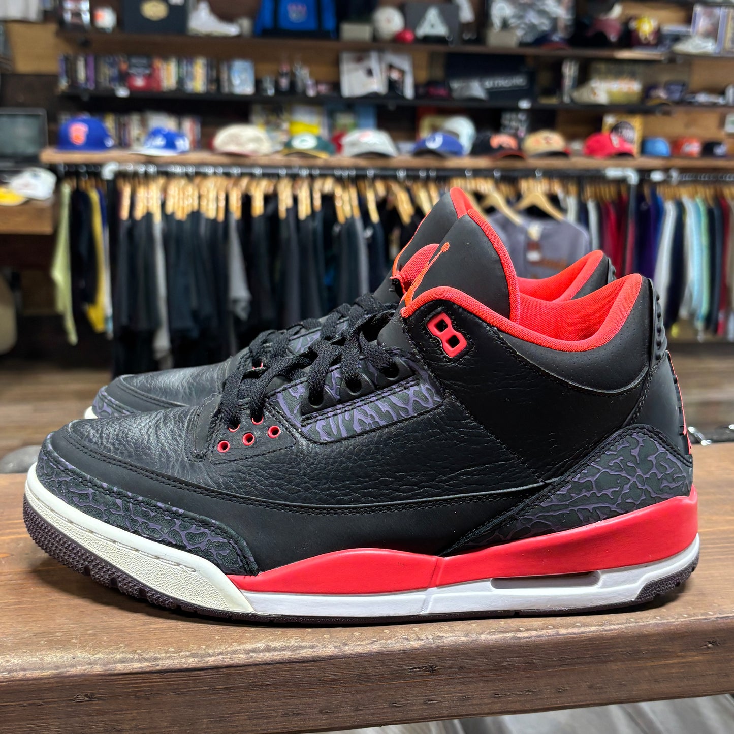 Jordan 3 'Crimson' Size 10